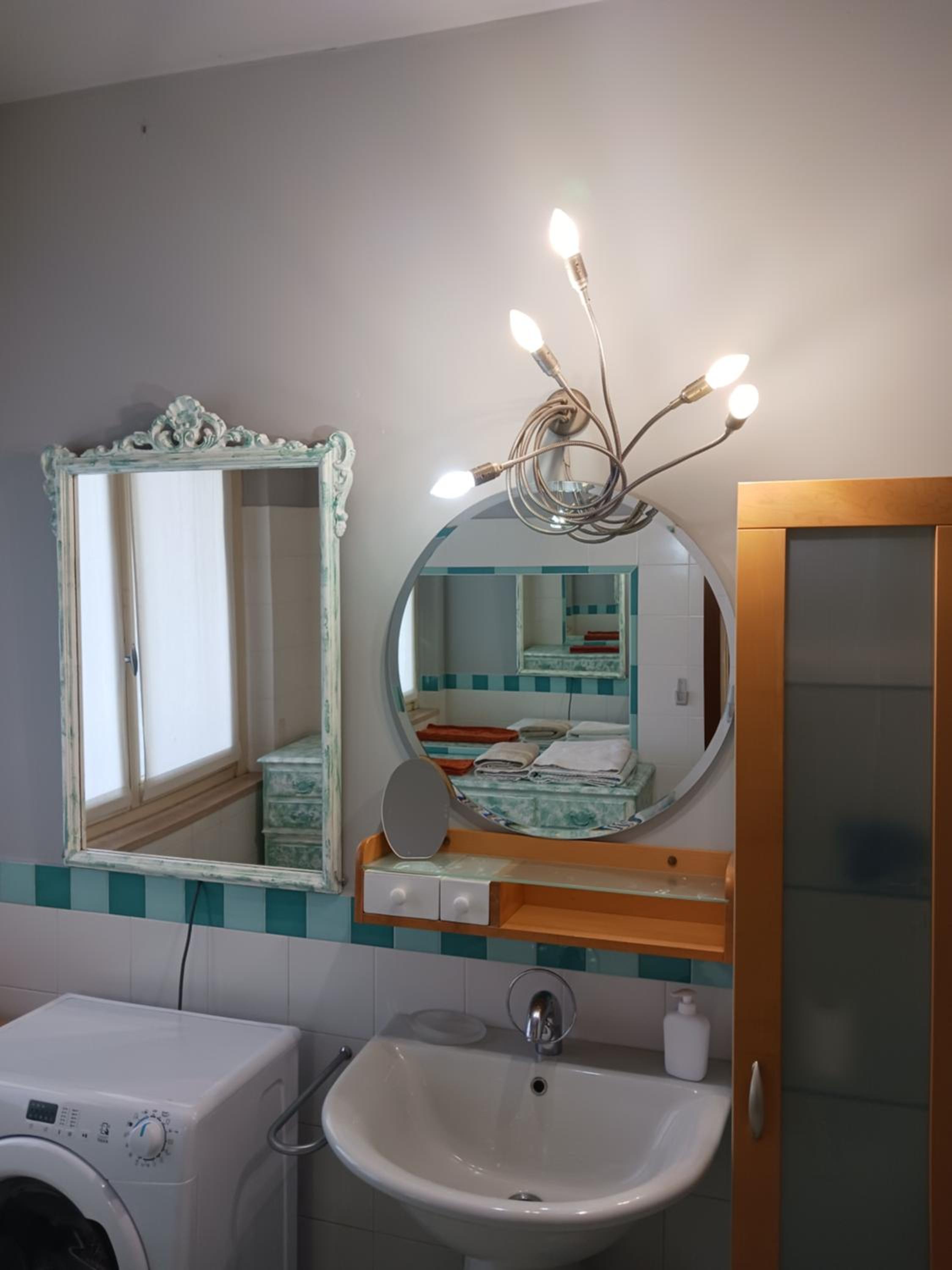 Deluxe Room - Photo 17