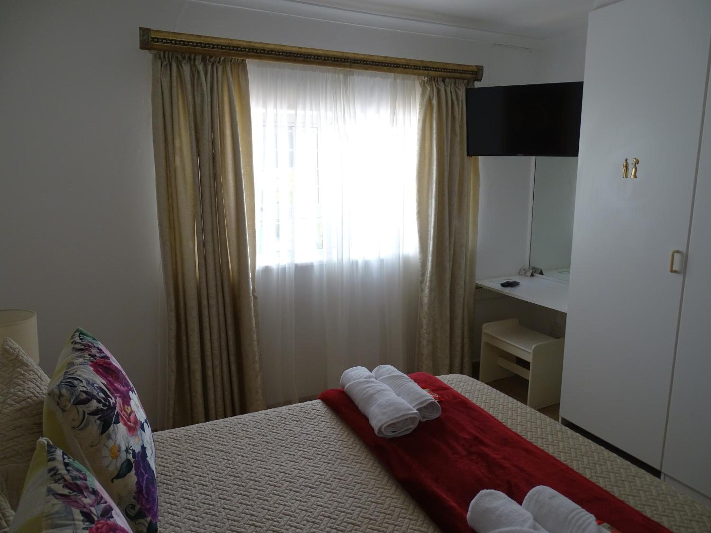 Economy Double Room - Photo 3