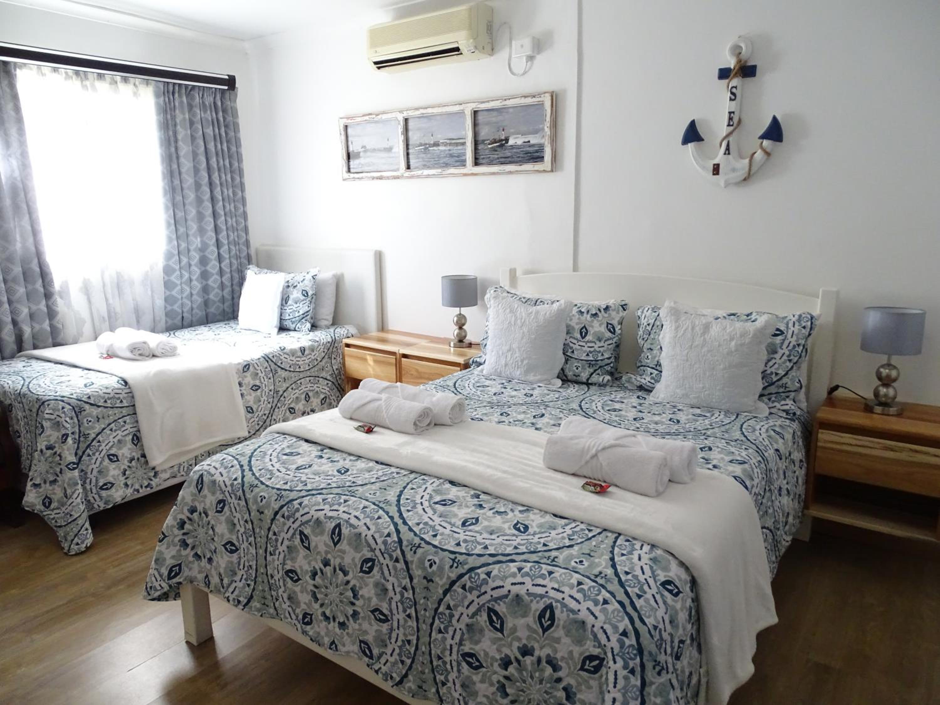 Twin Room with Extra Bed - Photo 2