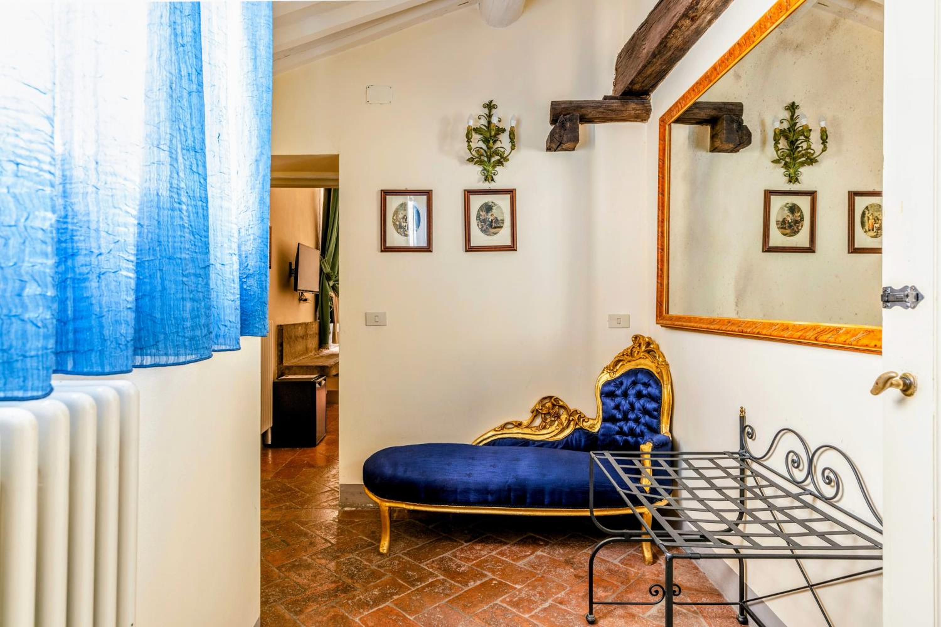 Superior Double Room - Photo 9