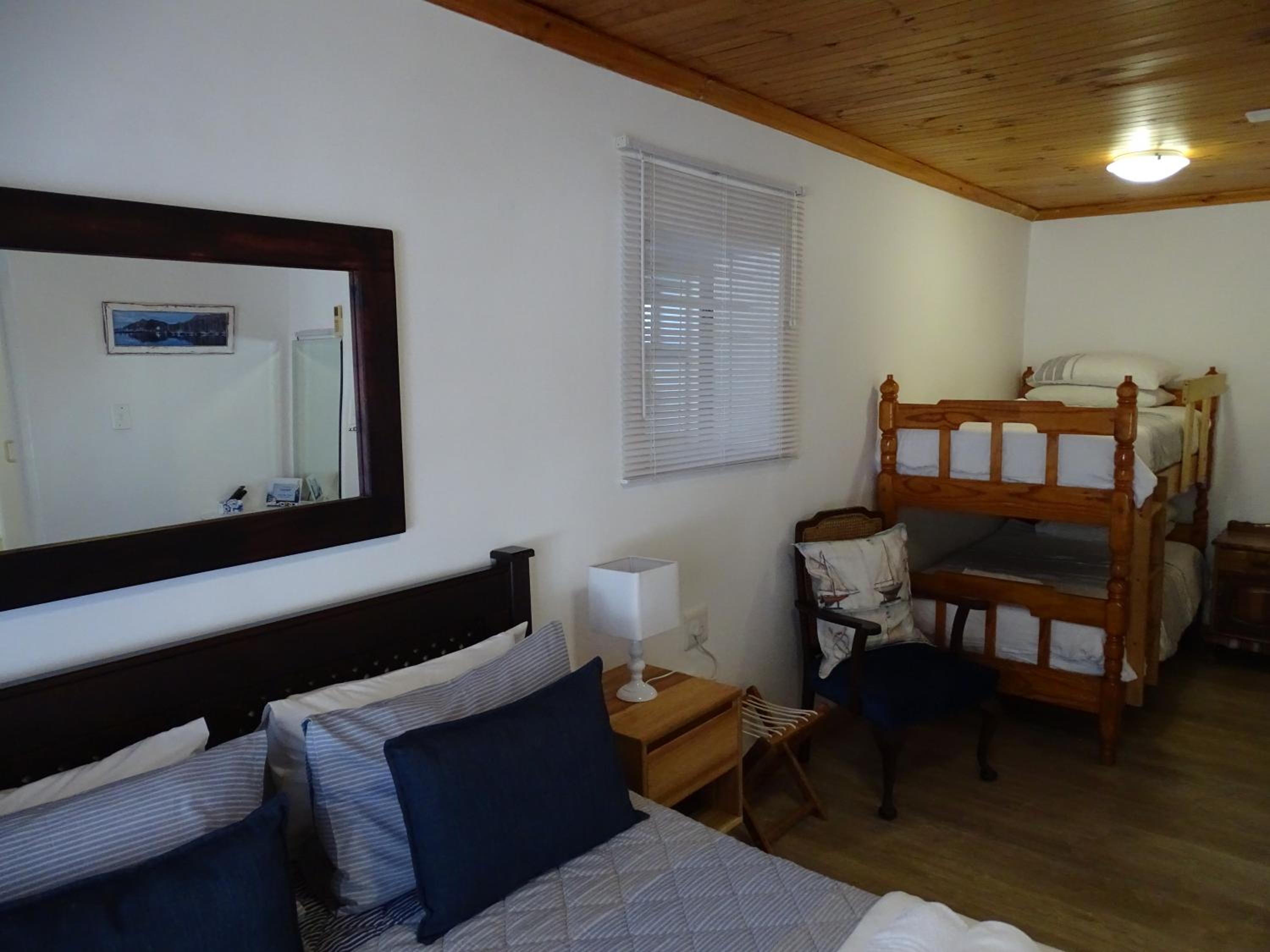 Family Room - Photo 3