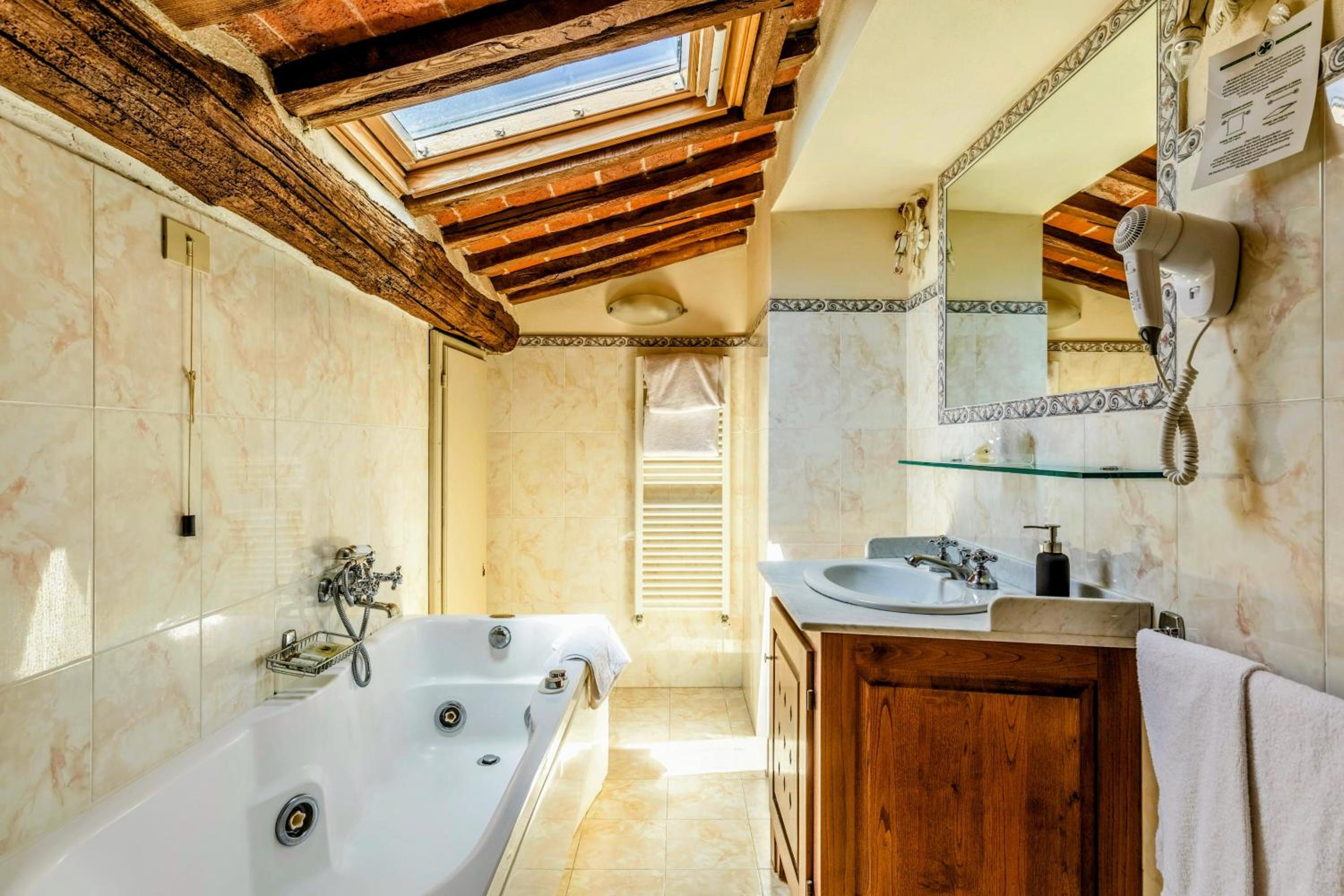 Suite with Terrace - Photo 5