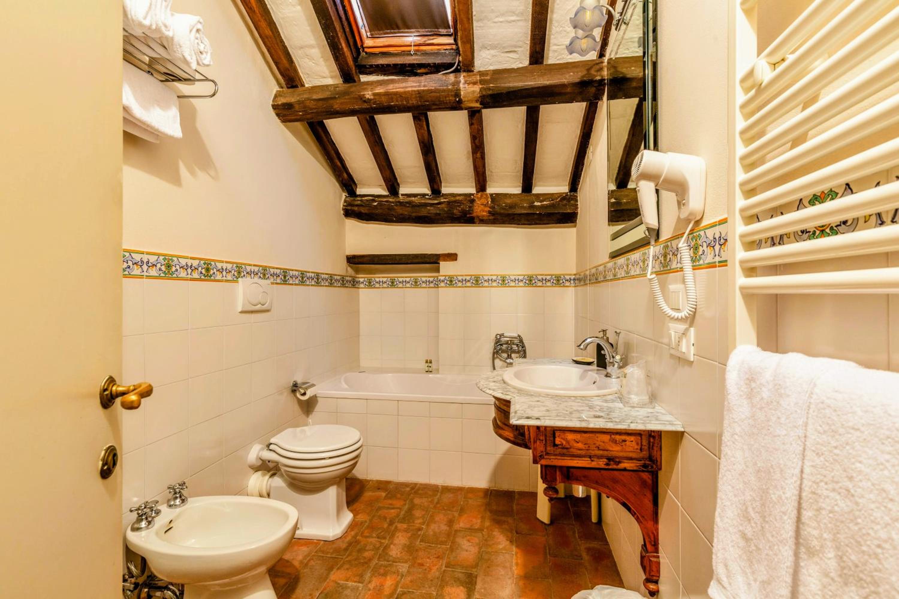 Family Suite - Photo 13
