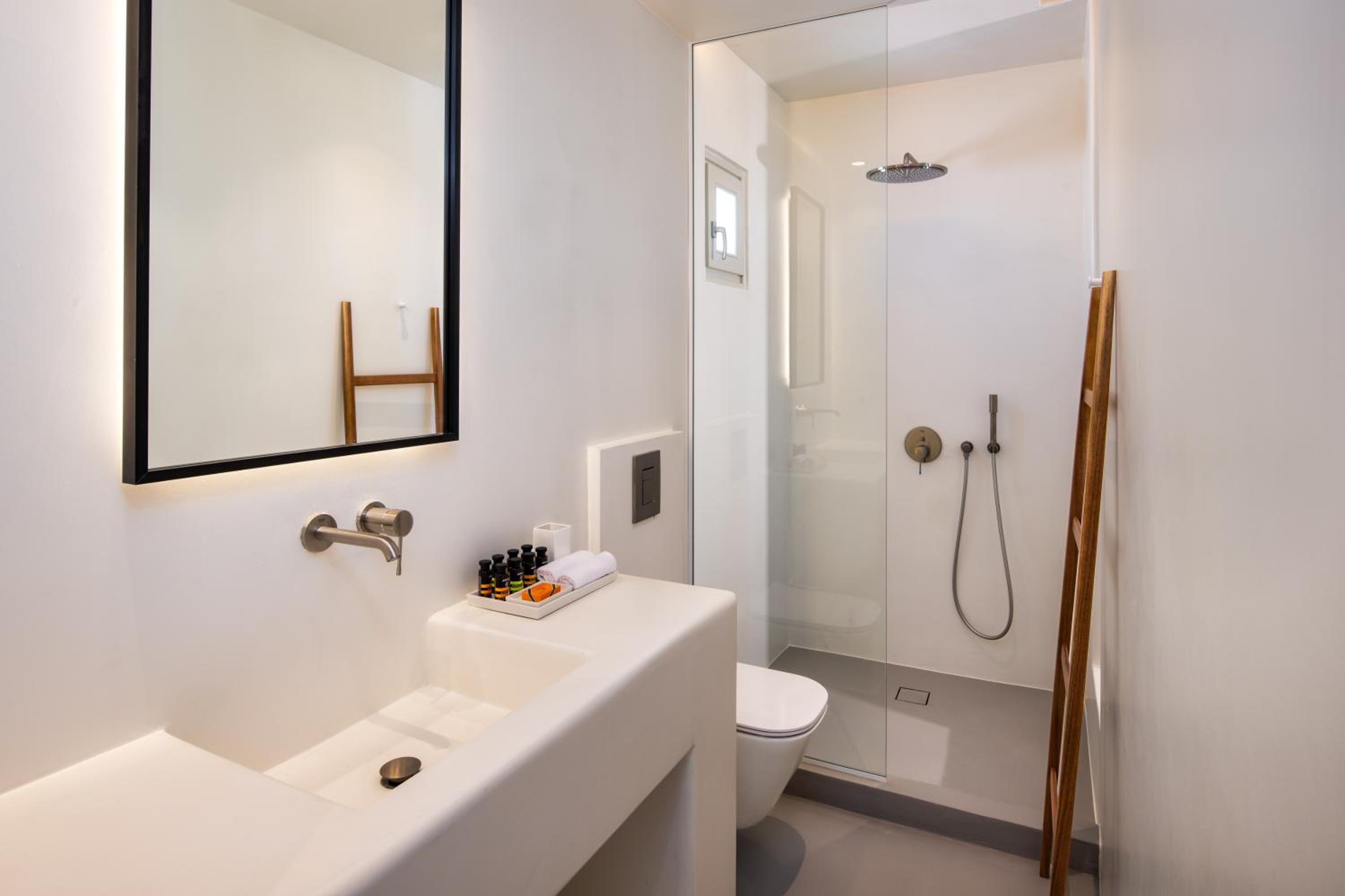 Superior Suite with Outdoor Heated Tub photo 2
