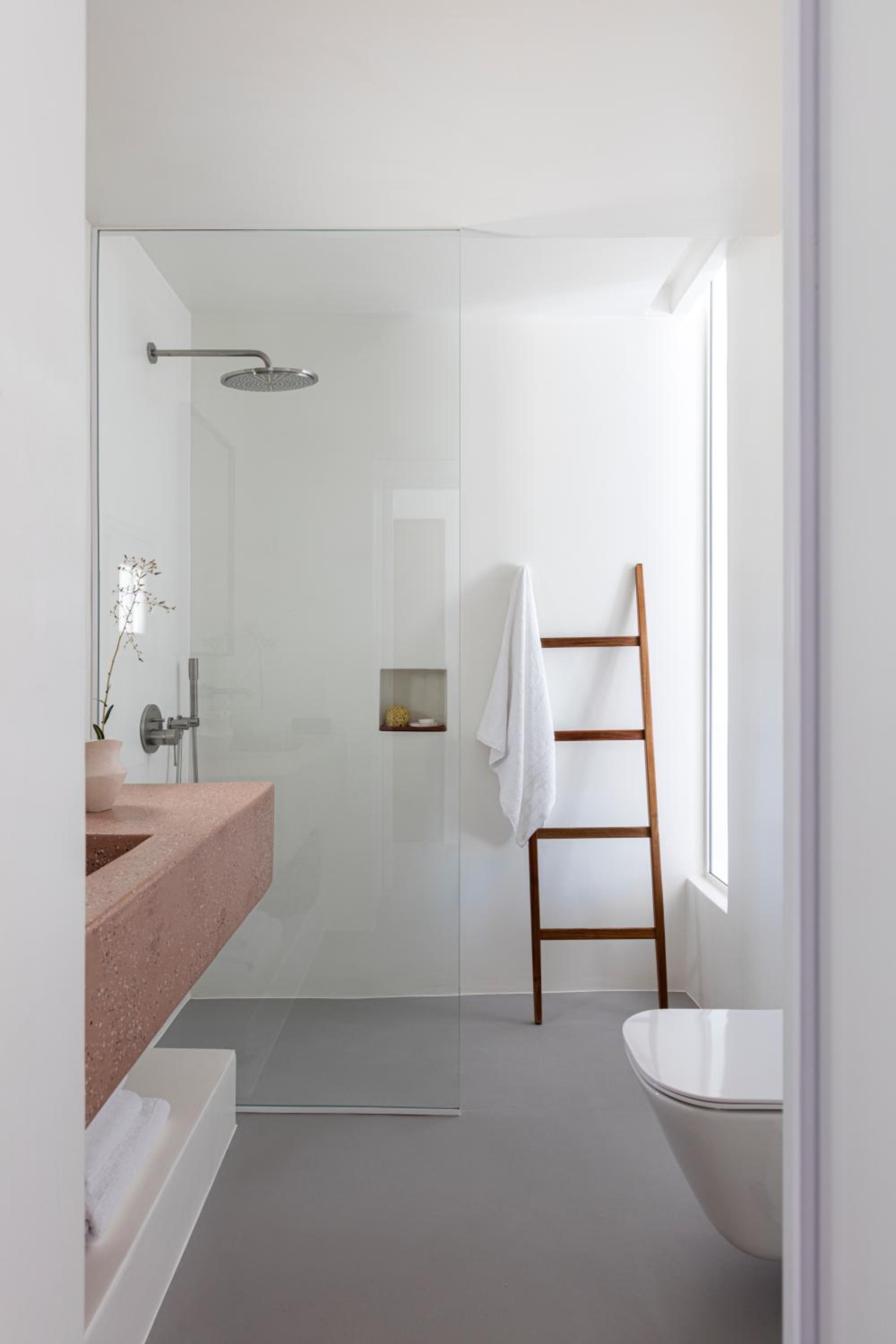Executive Suite with Outdoor Heated Tub & Sea View photo 2