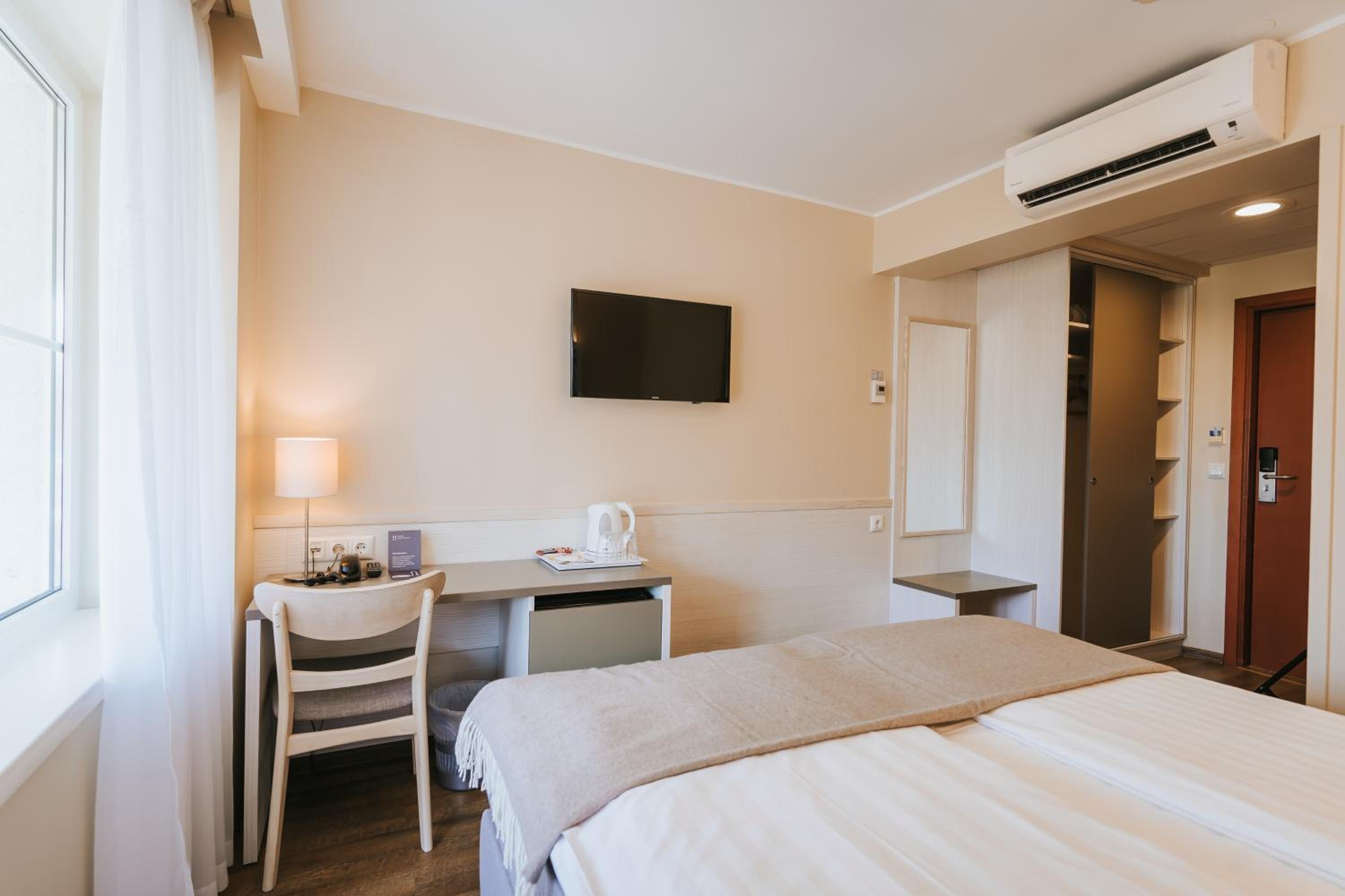 Double Room with Balcony and Spa Access - Photo 5