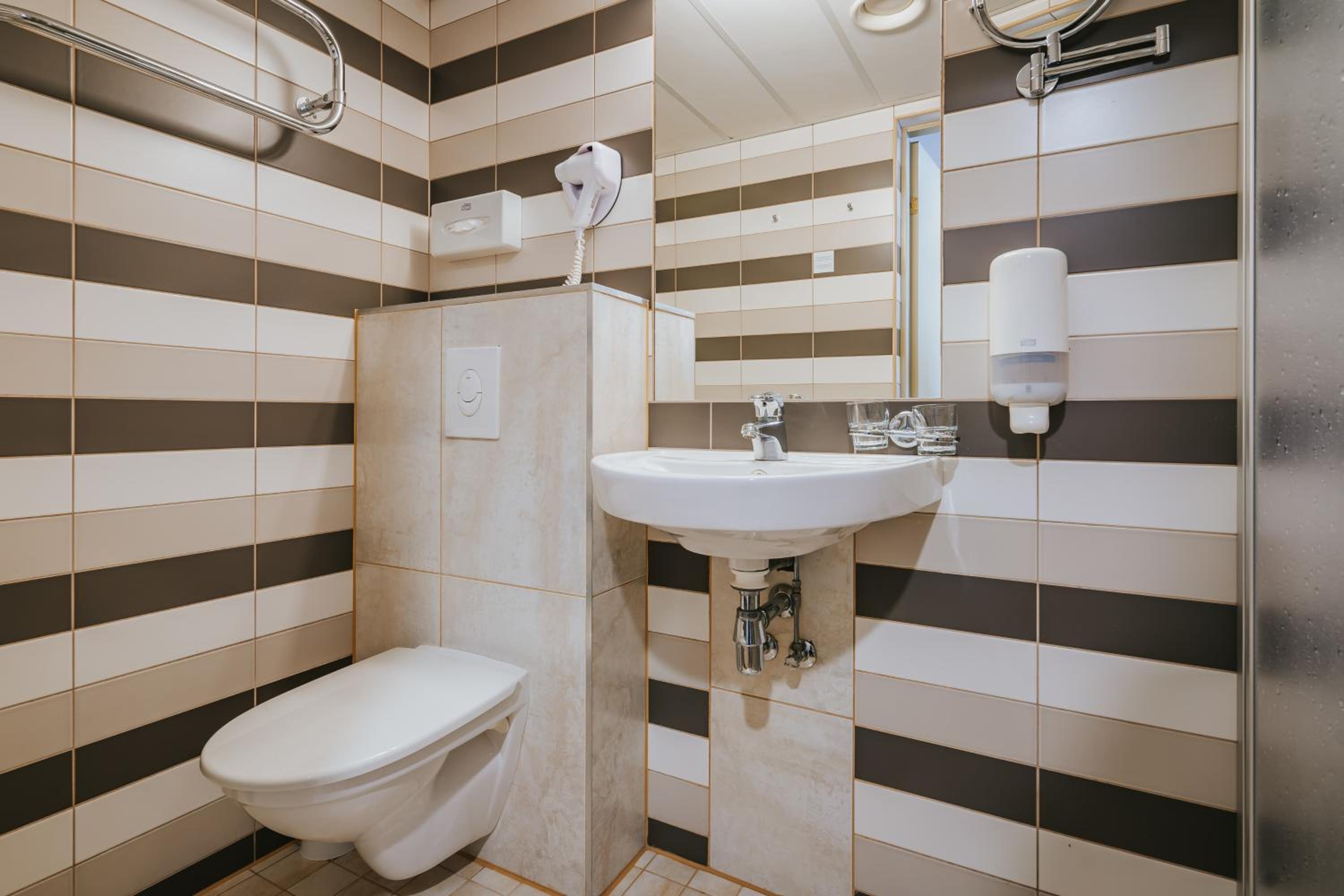 Double Room with Balcony and Spa Access - Photo 4