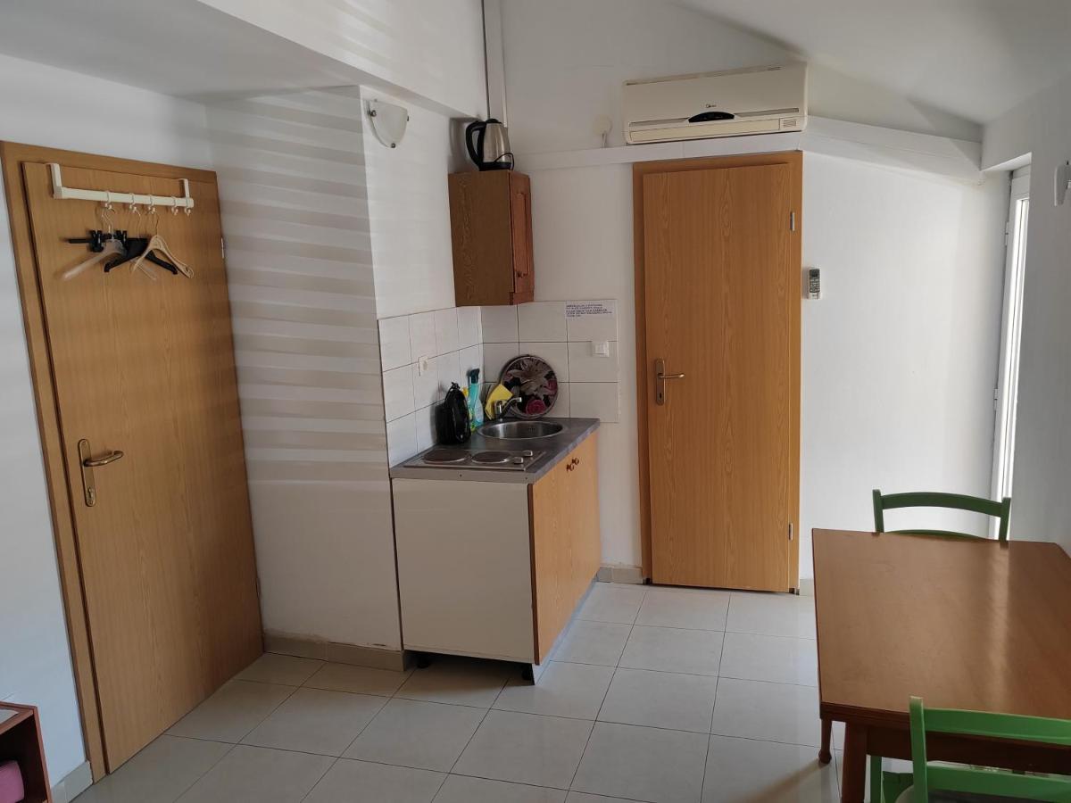 Studio Apartment photo 2