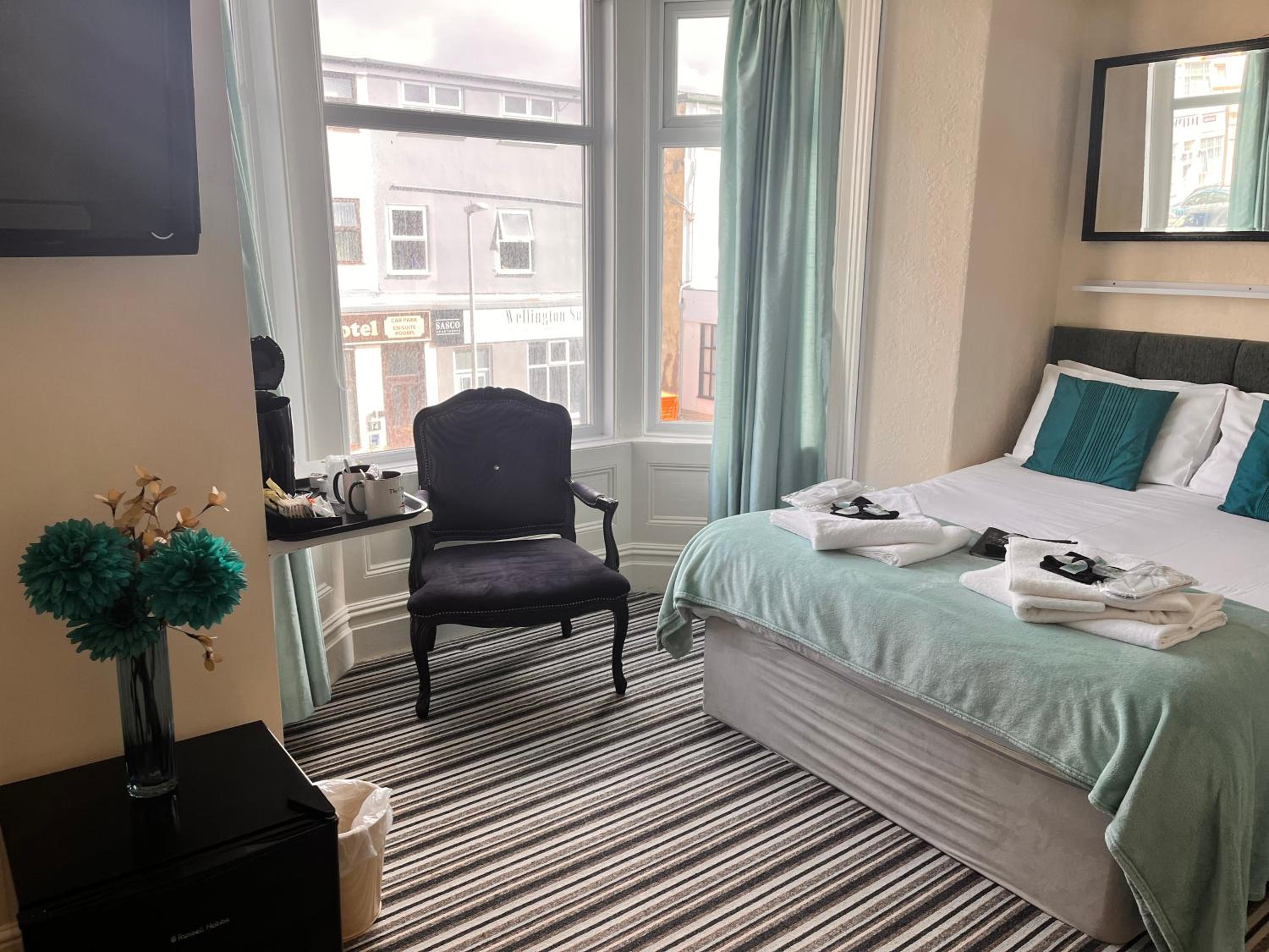 Deluxe King Suite photo 2