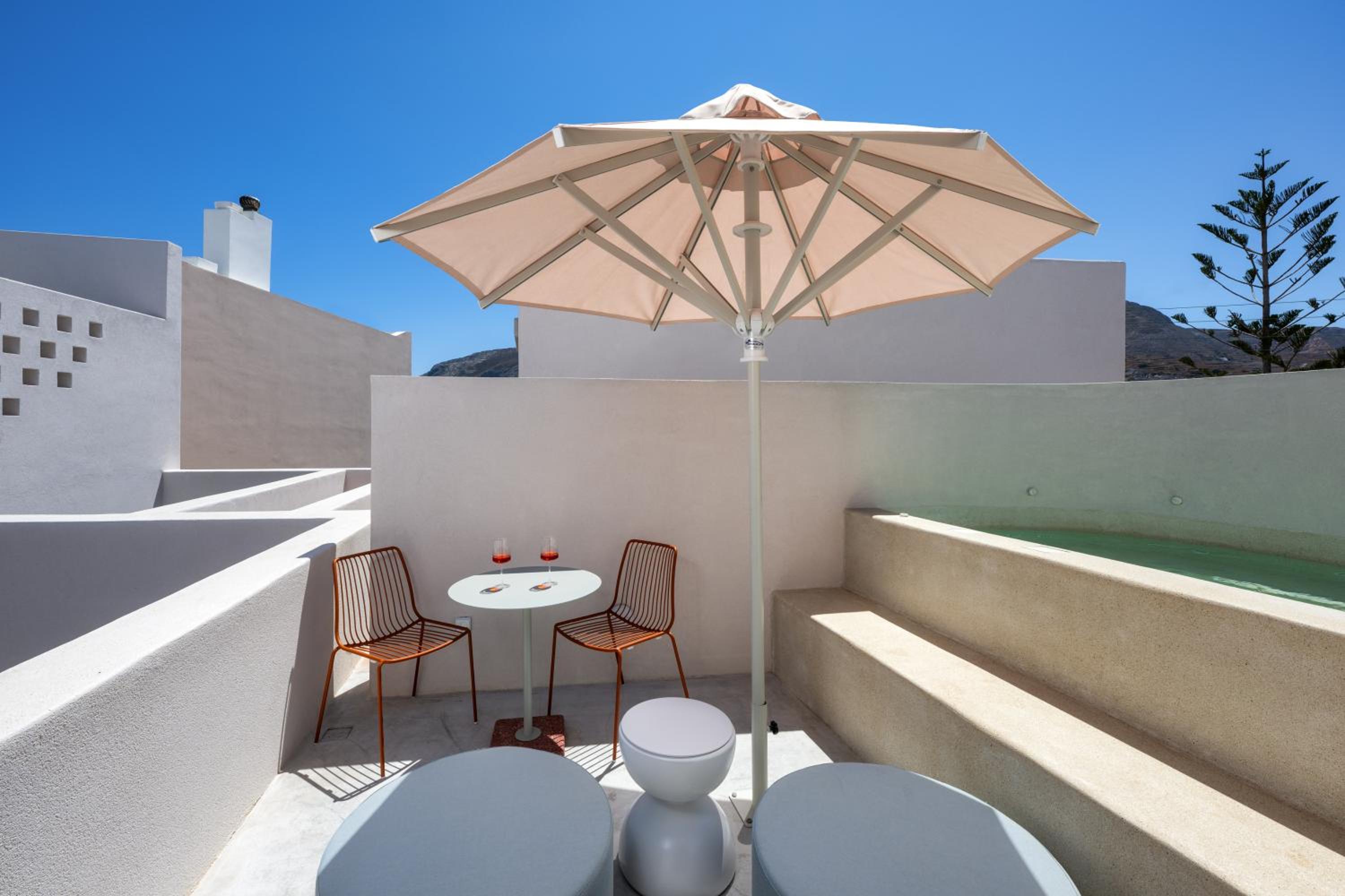 Maisonette Suite with Outdoor Heated Tub photo 2
