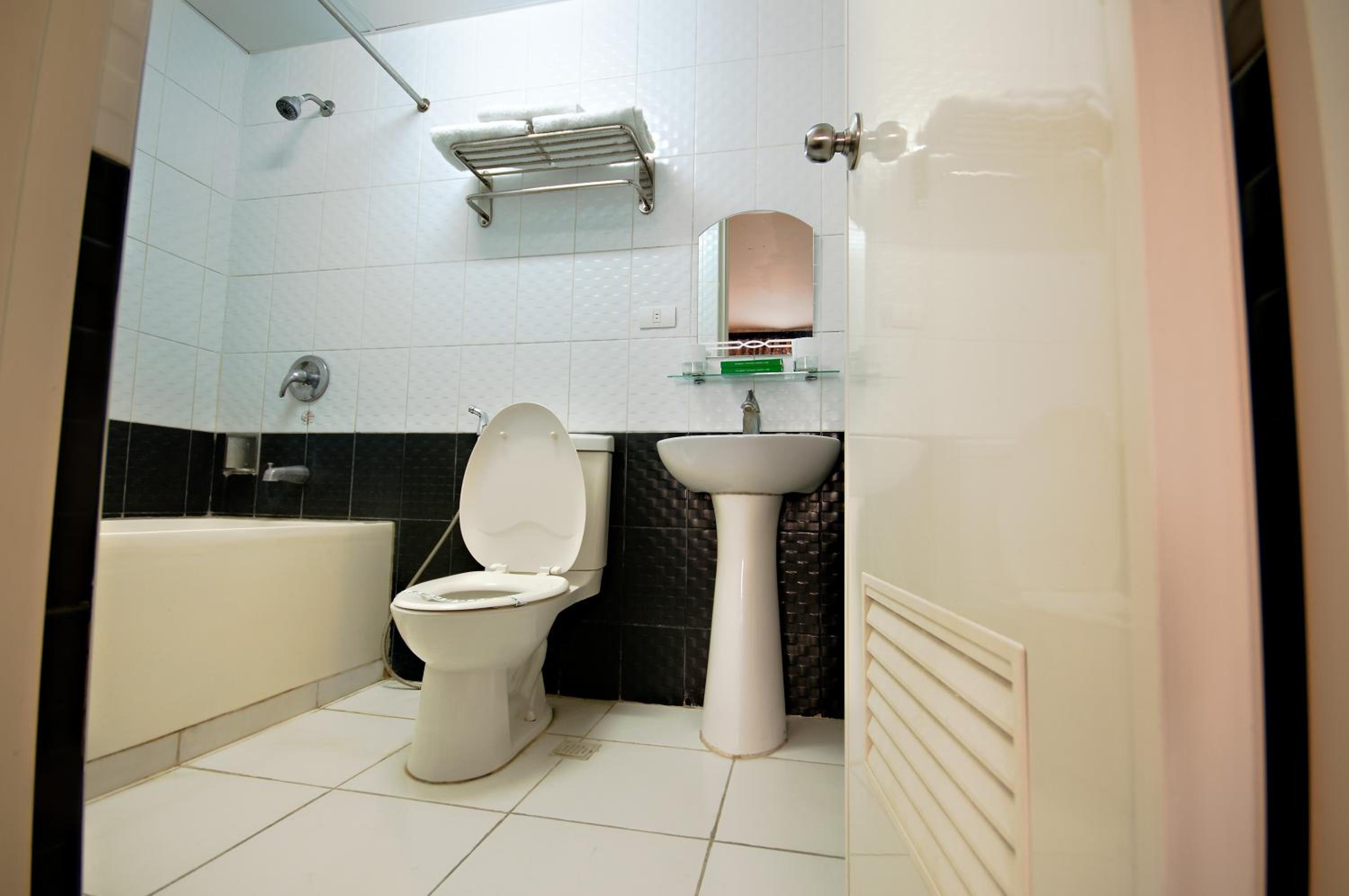 Suite - Photo 2