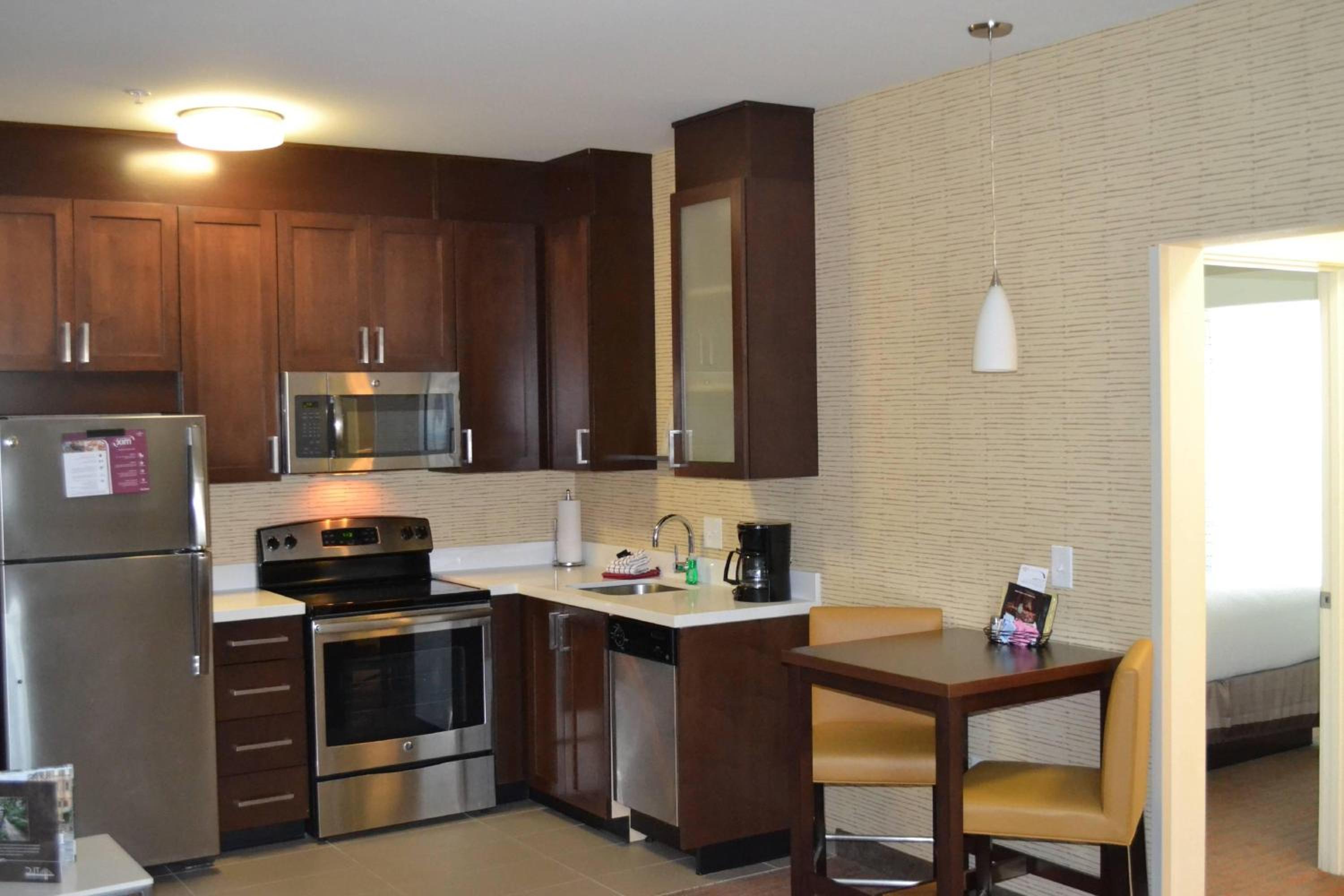 One-Bedroom King Suite with Sofa Bed - Non-Smoking