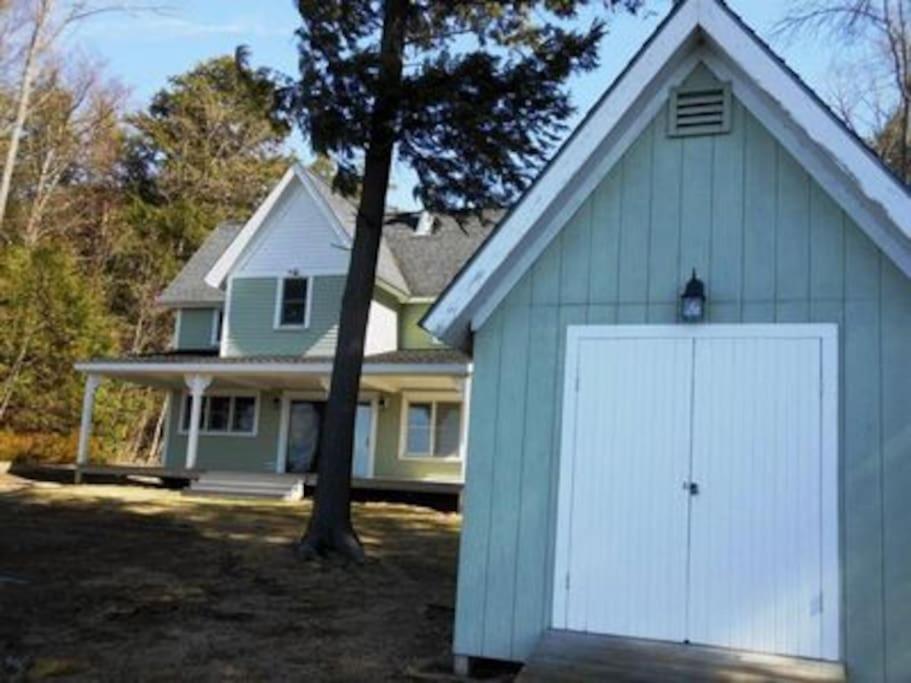 Four-Bedroom House photo 2