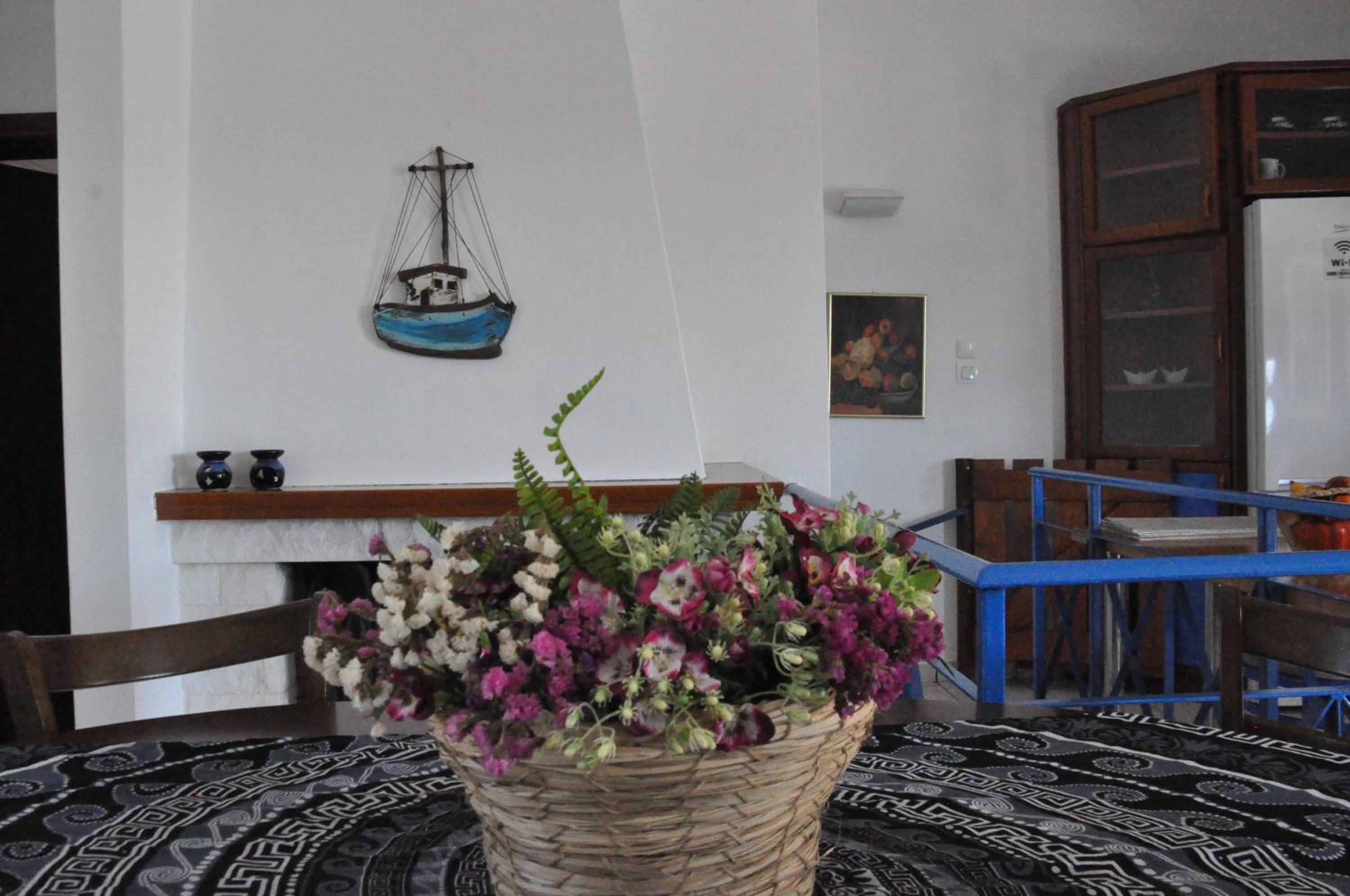 Three-Bedroom Villa - Photo 9