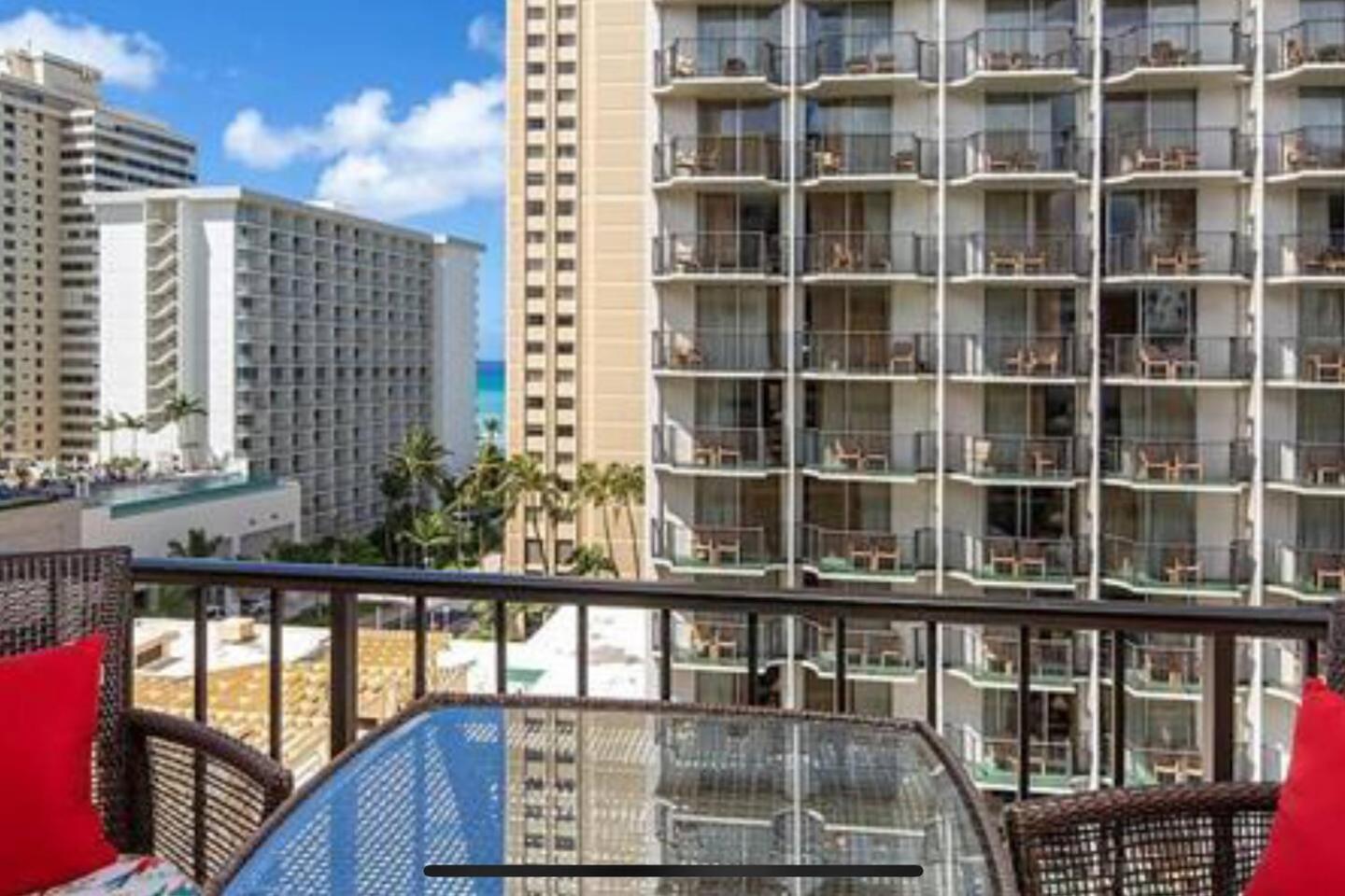 WELLCOME TO LOVELY CONDO 2 BEDS 2 BATHS FREE PARKING IN WAIKIKI BEACH: Two-Bedroom Apartment photo
