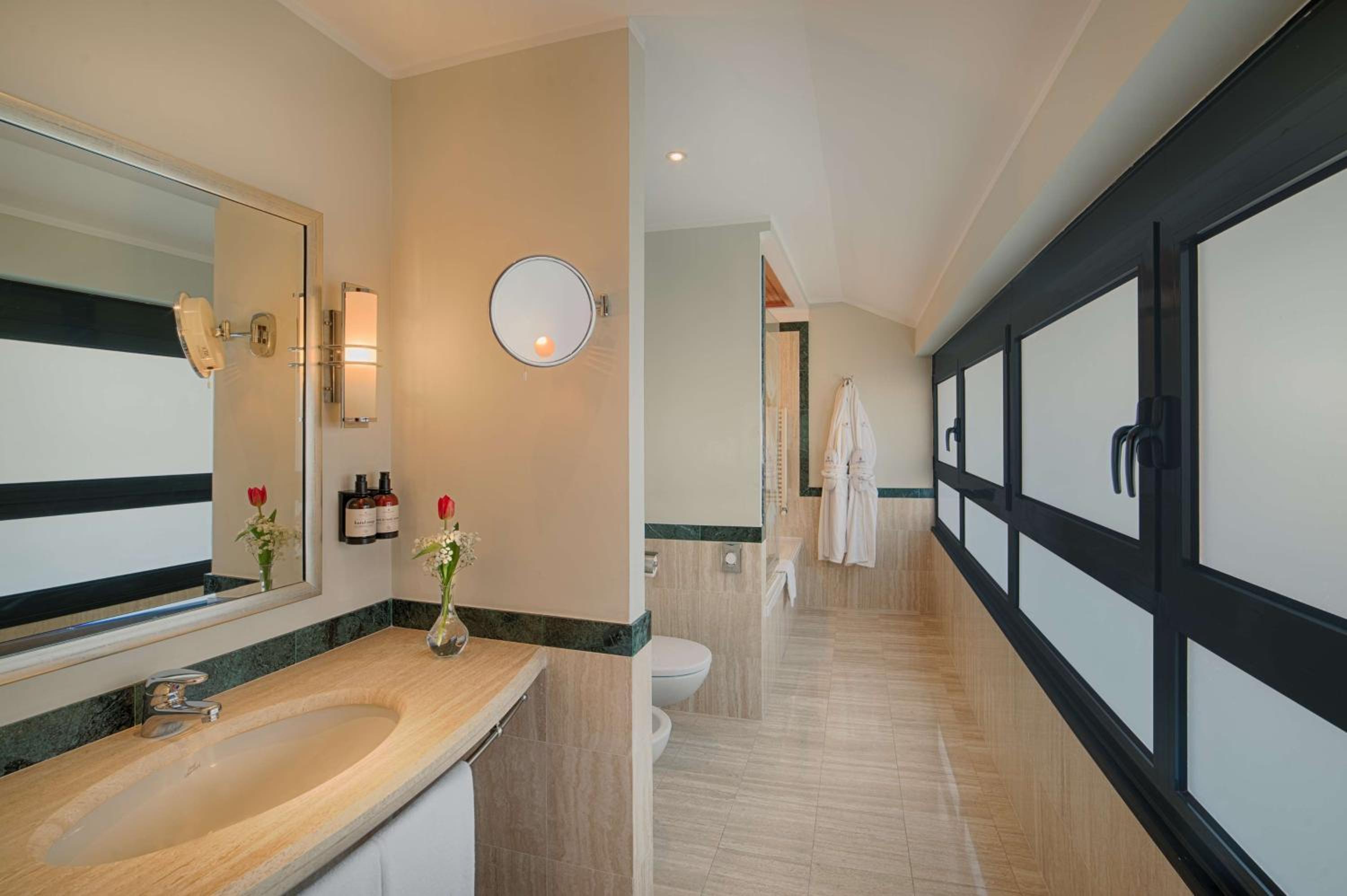 Suite with View with Extra Bed (4 Adults)