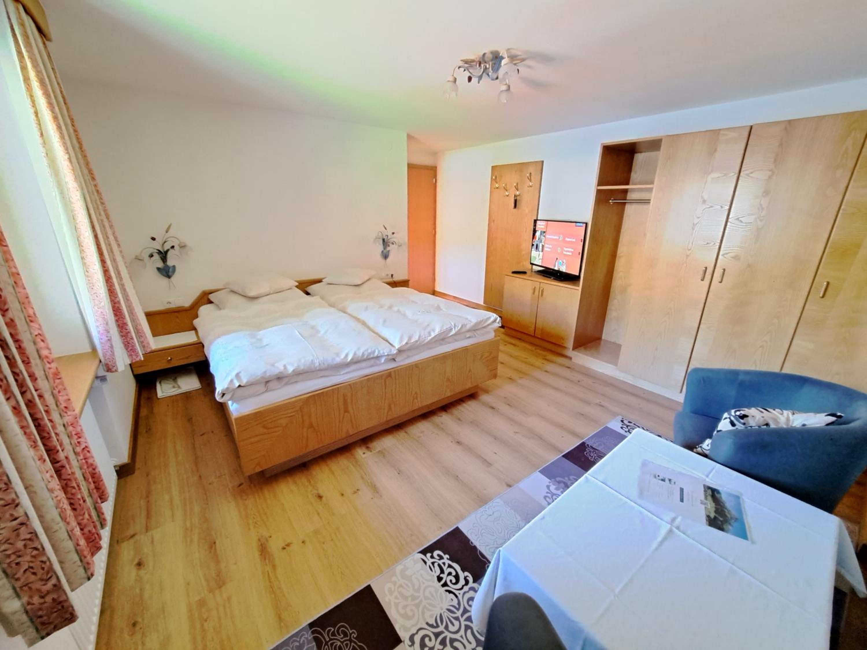 Basic Double Room photo 3