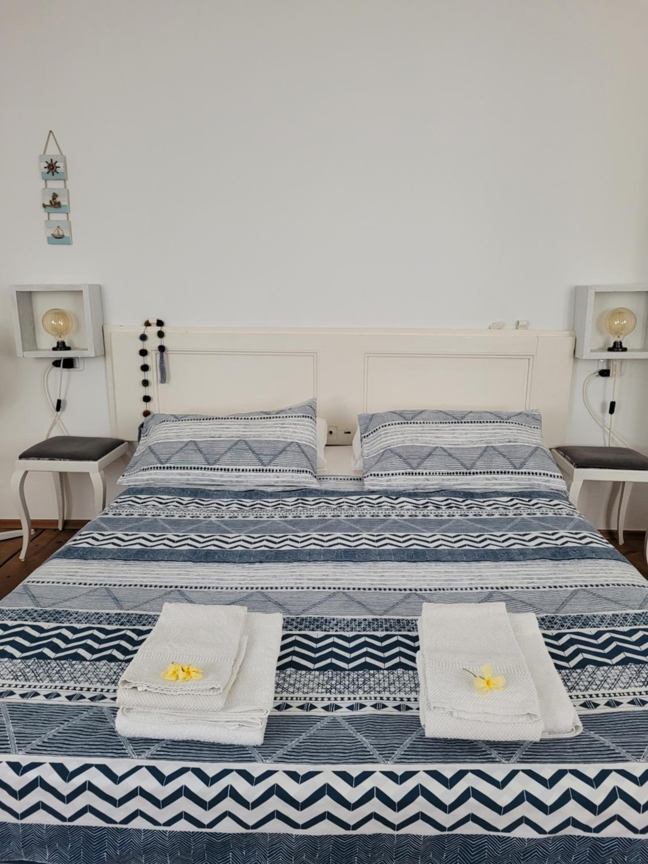 Large Double or Twin Room with Shared Bathroom photo 3