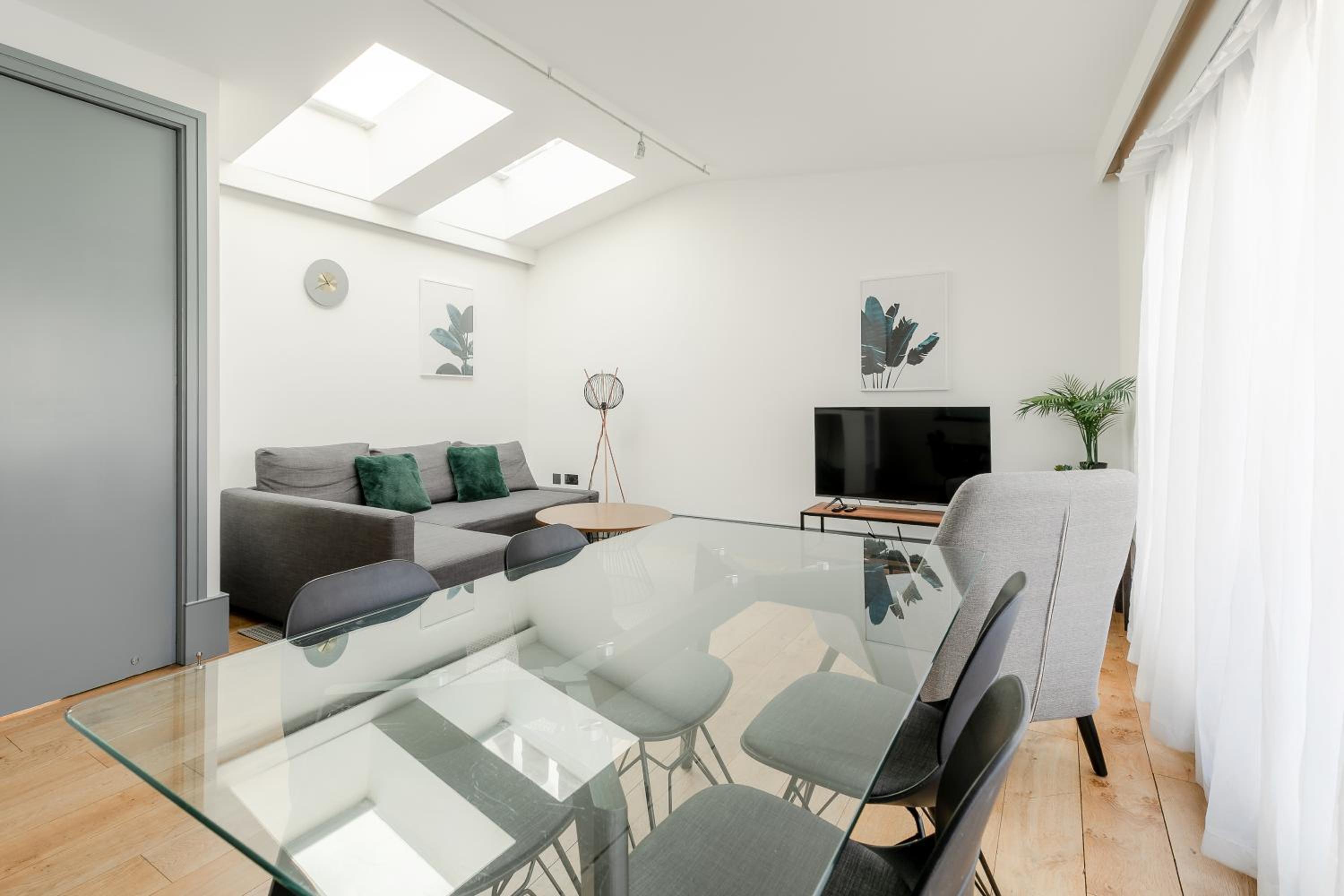 Penthouse Apartment photo 3