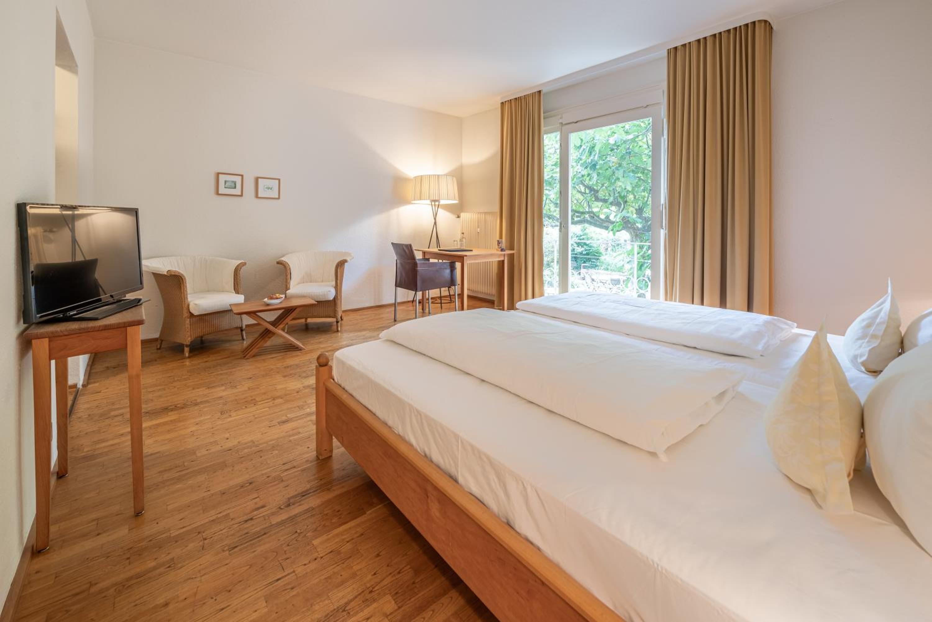 Double Room - Photo 5