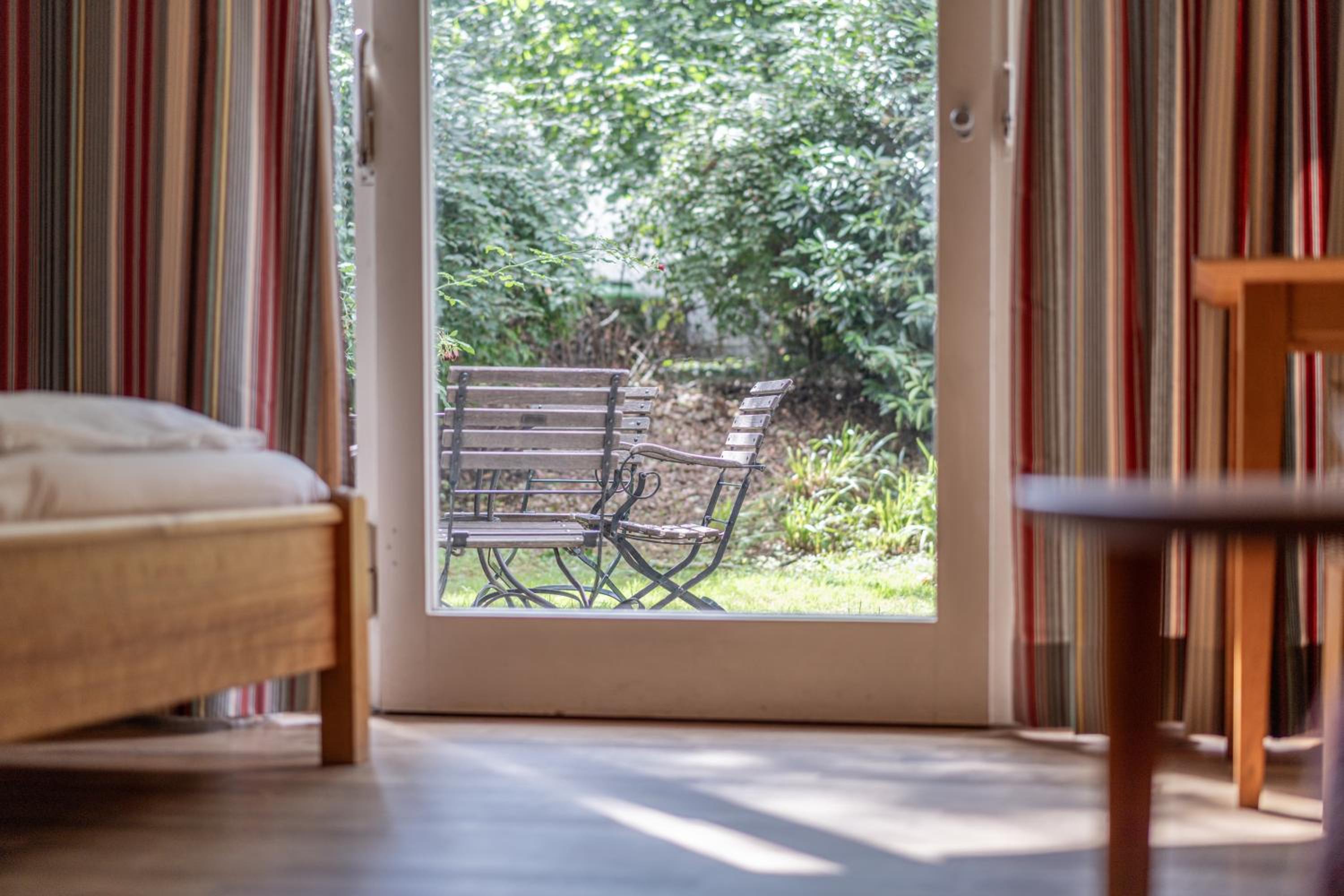 Double Room with Balcony - Photo 9
