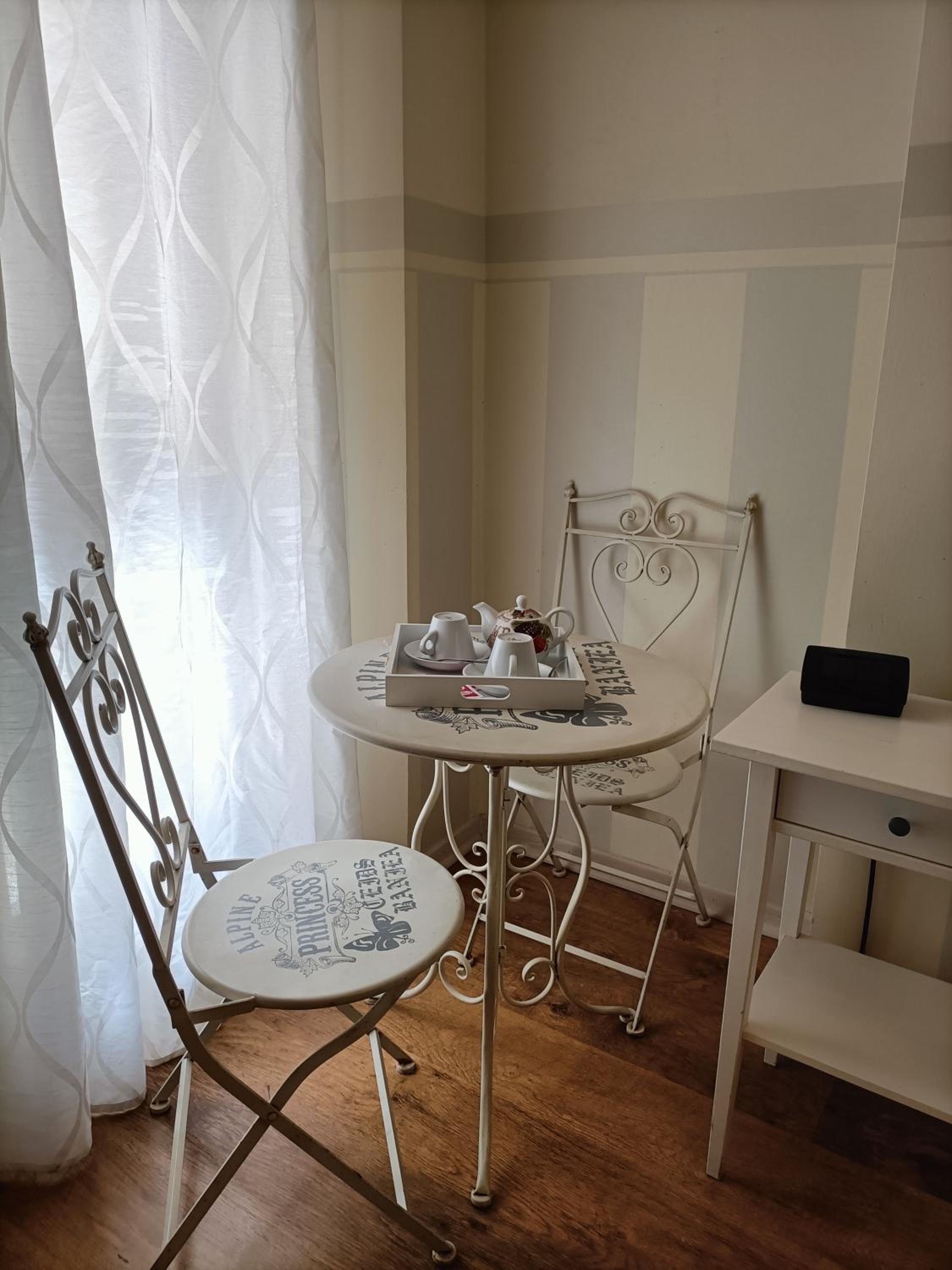 Double Room with Private Bathroom - Photo 5