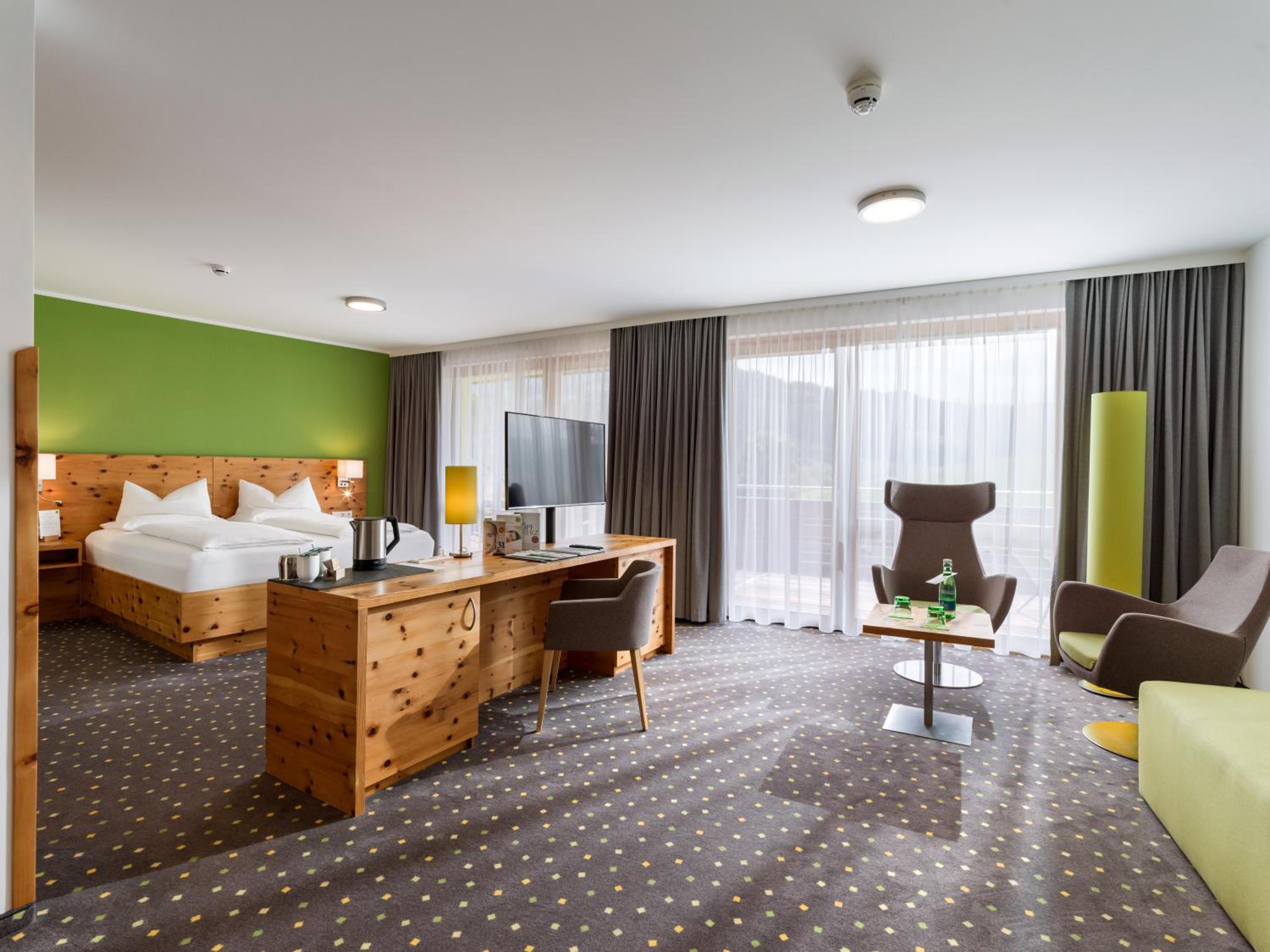 Junior Suite with Balcony photo 1