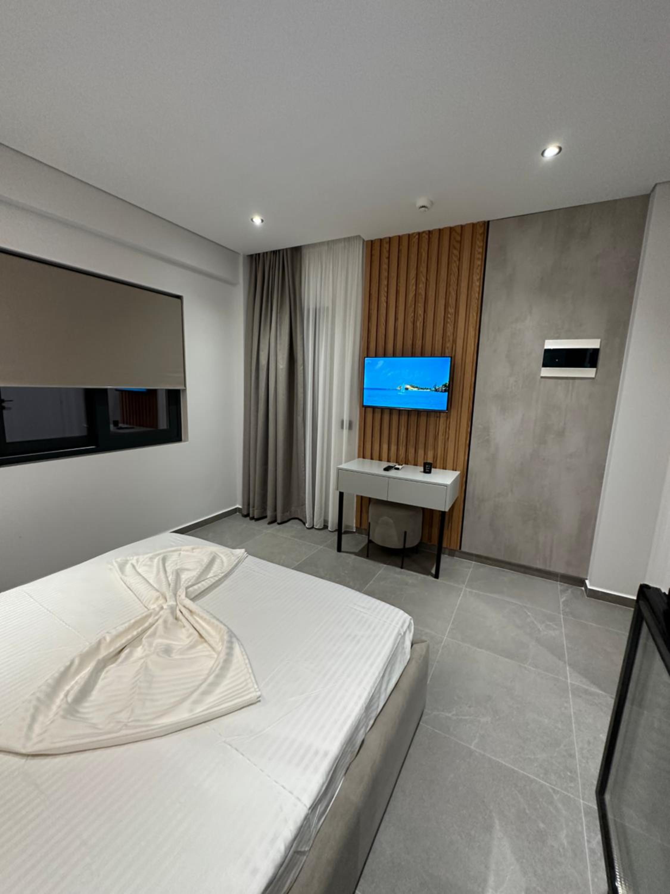 Deluxe Double Room with Balcony photo 2