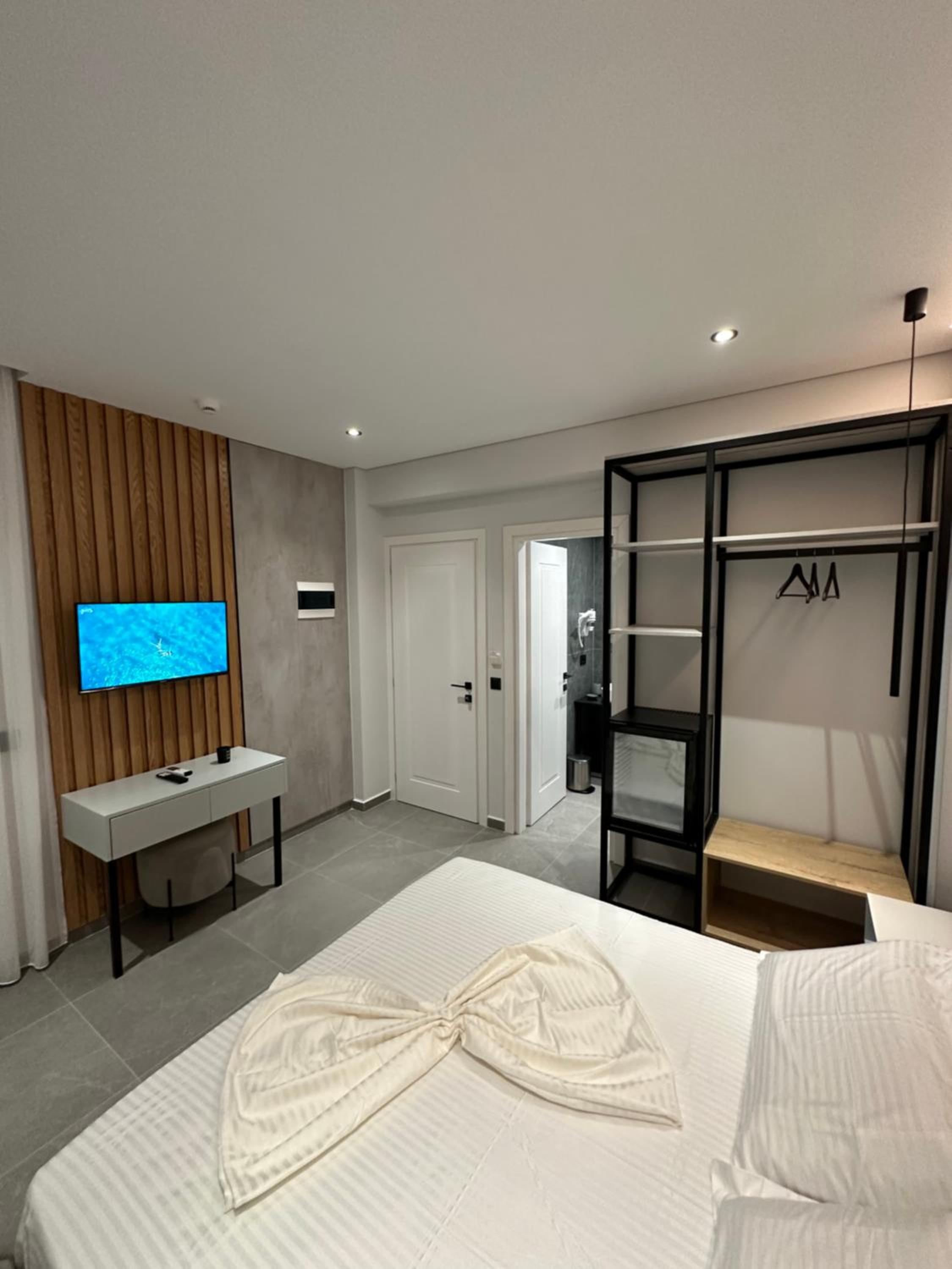 Deluxe Double Room with Balcony photo 1