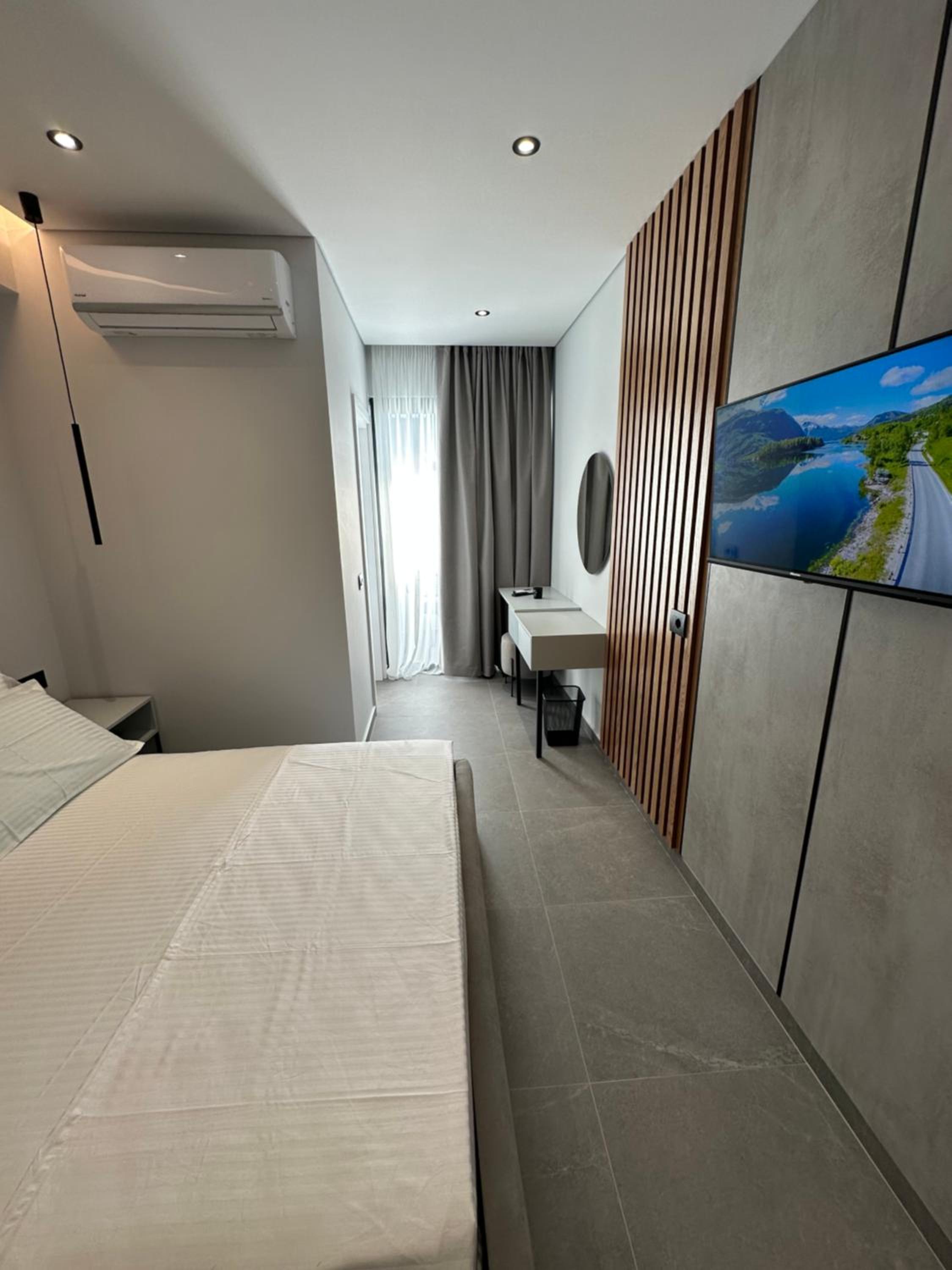 Deluxe Double Room with Balcony and Sea View photo 2