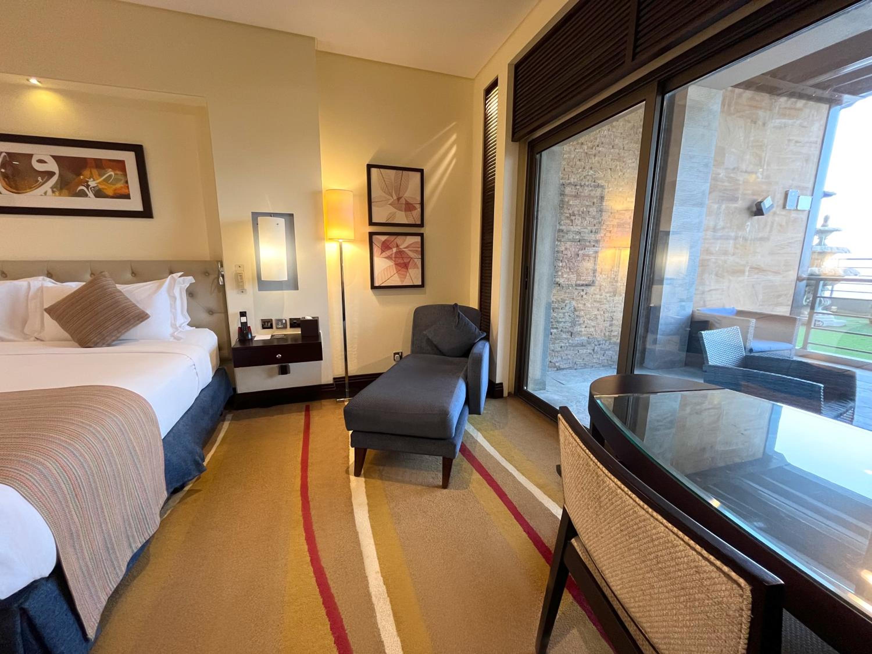 Luxury Queen Room with Balcony and Sea View - Photo 3