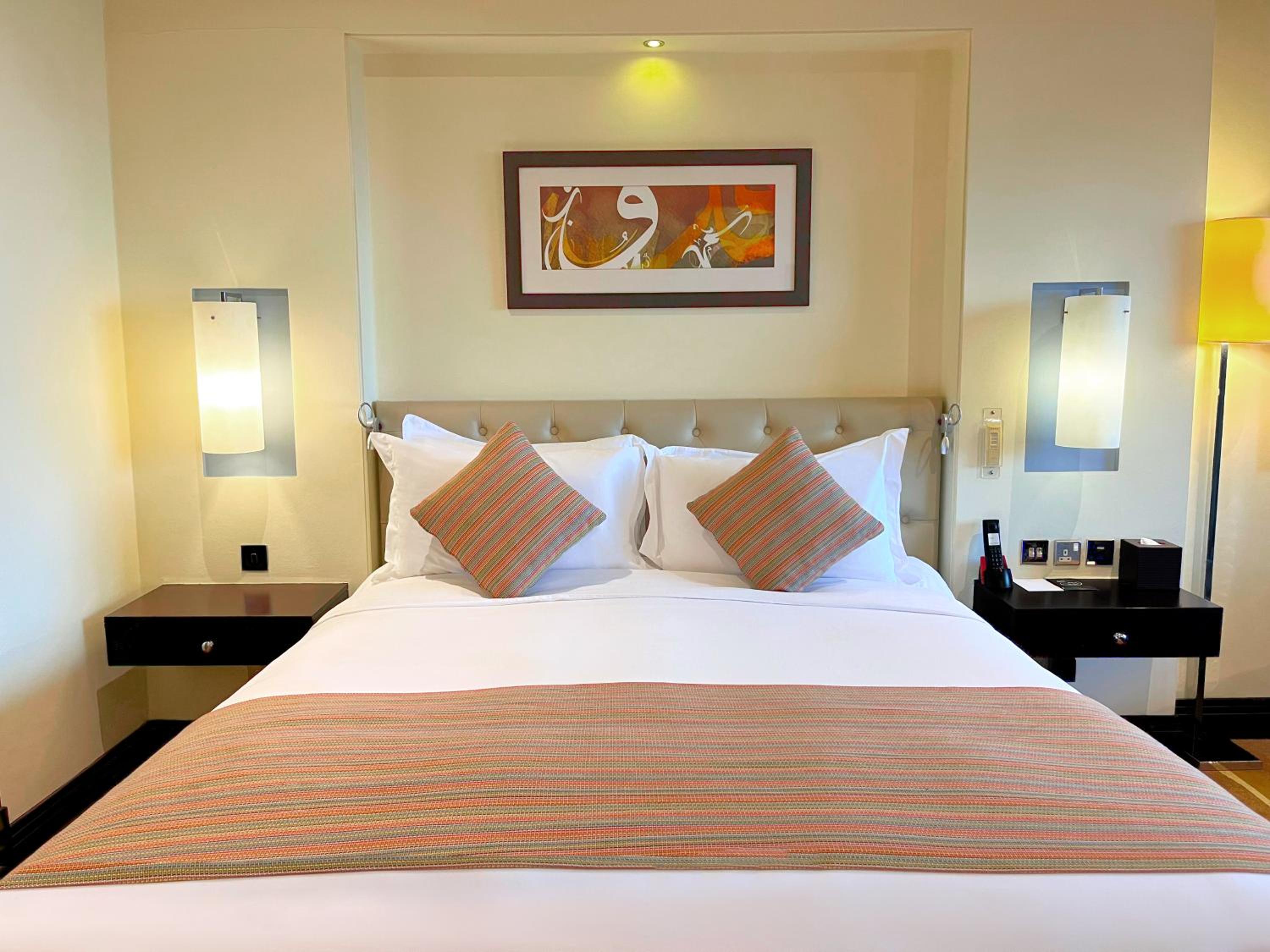 Luxury Queen Room with Balcony and Sea View - Photo 4
