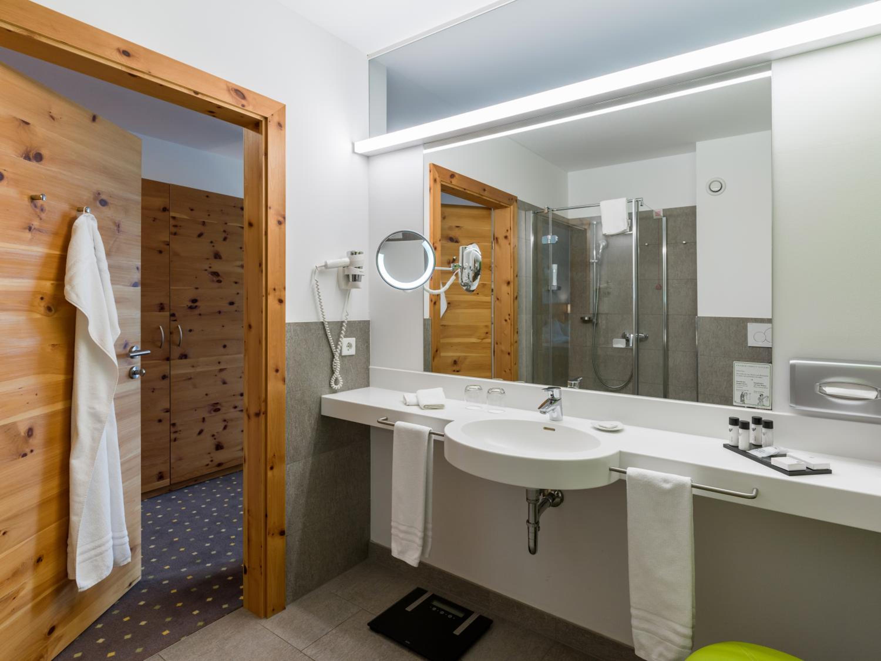 Deluxe Double Room with Balcony photo 3