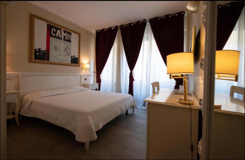 Deluxe Double Room (2 Adults) - Photo 1
