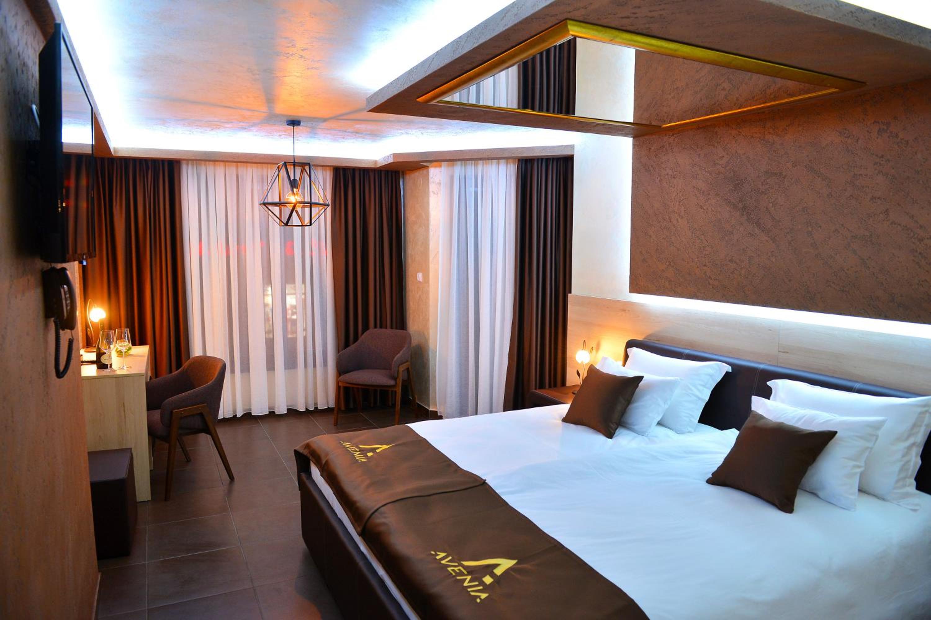 Deluxe King Room photo 1