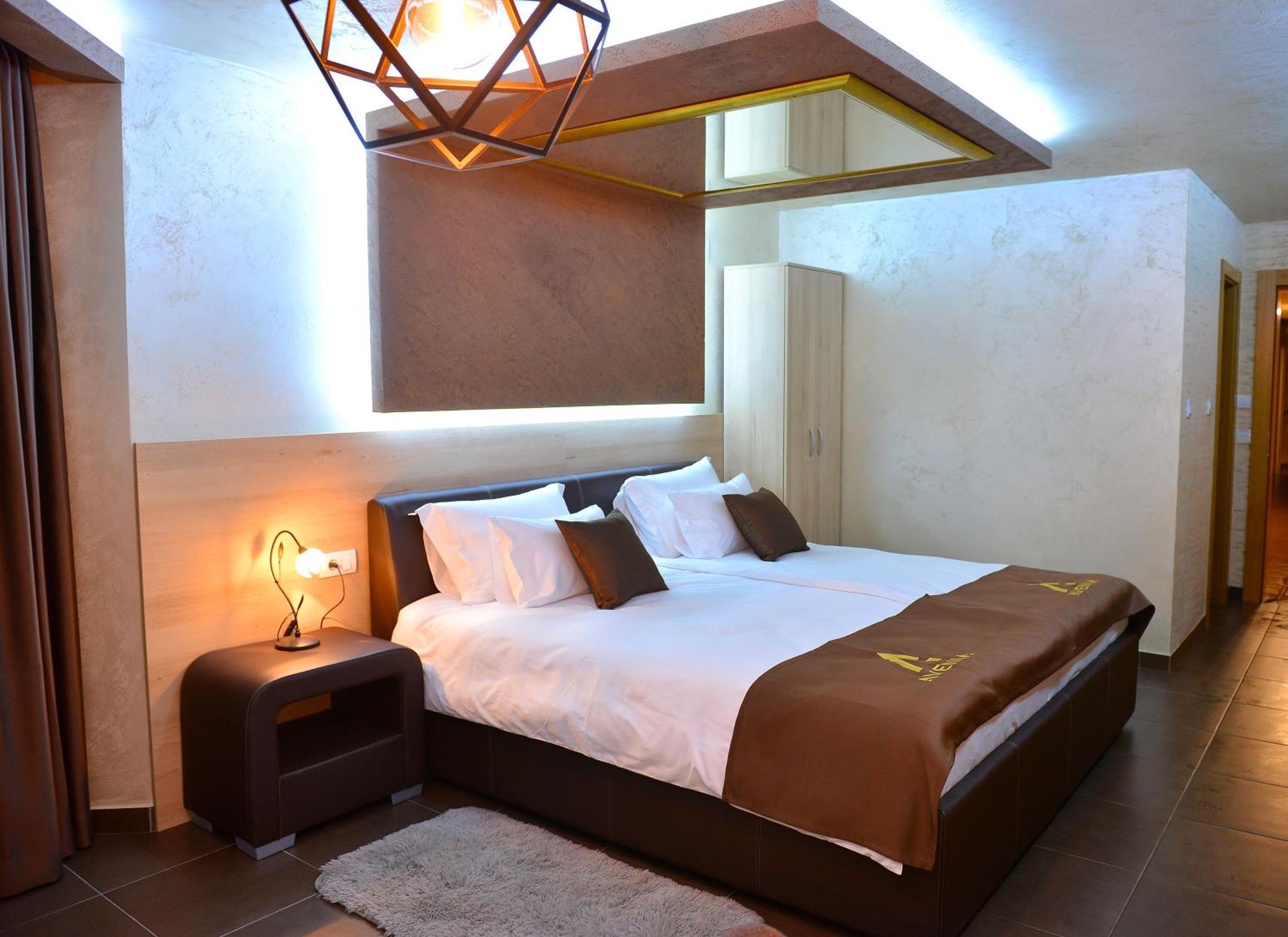 Deluxe King Room photo 2