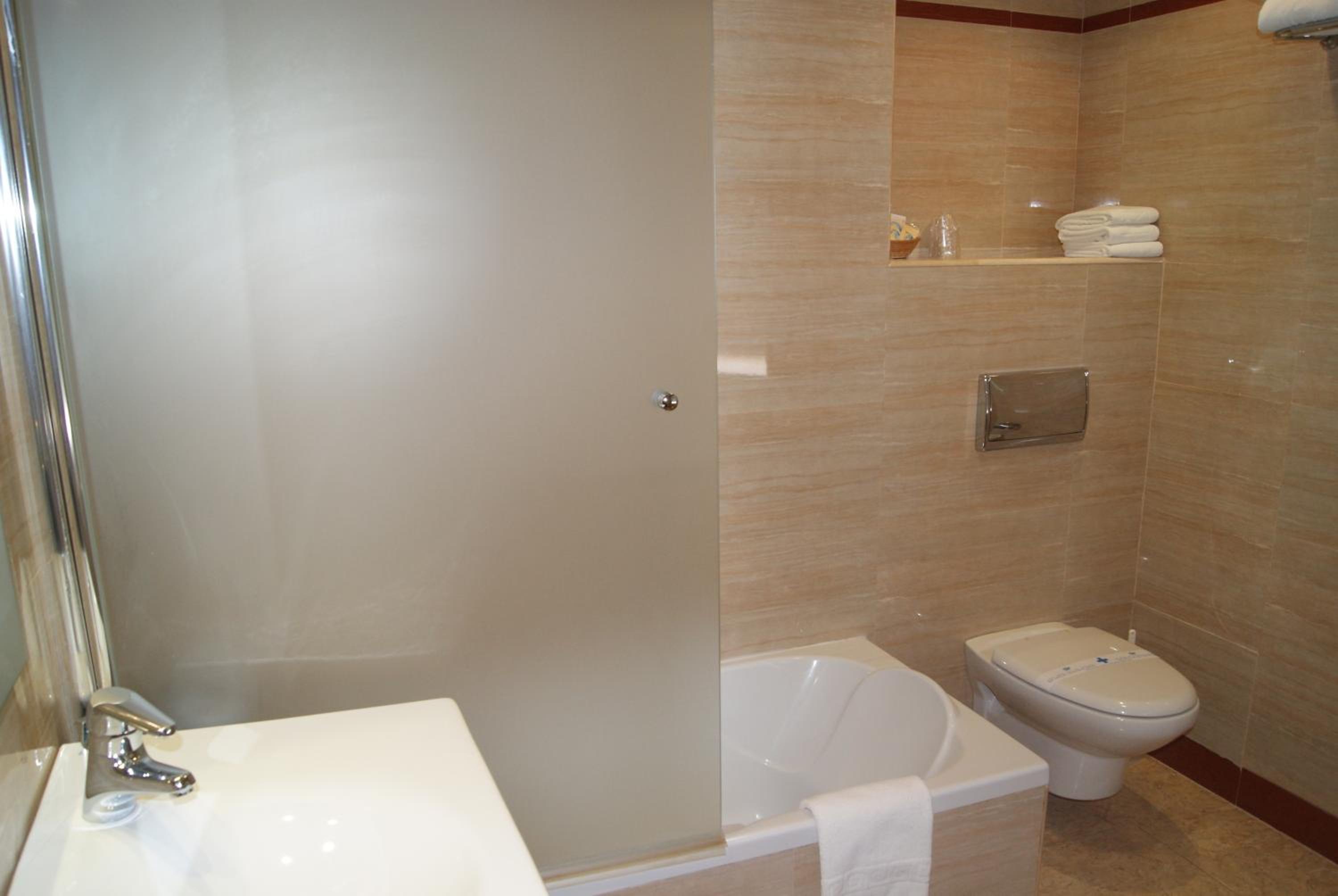 Quadruple Room photo 2