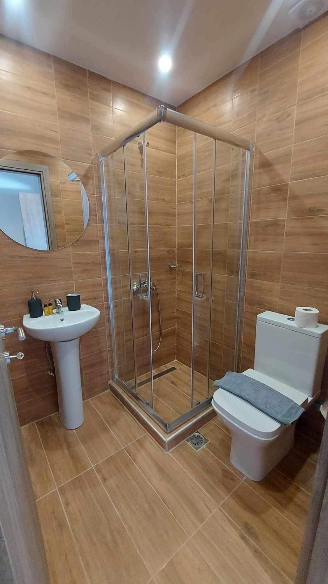 Budget Double Room - Photo 4