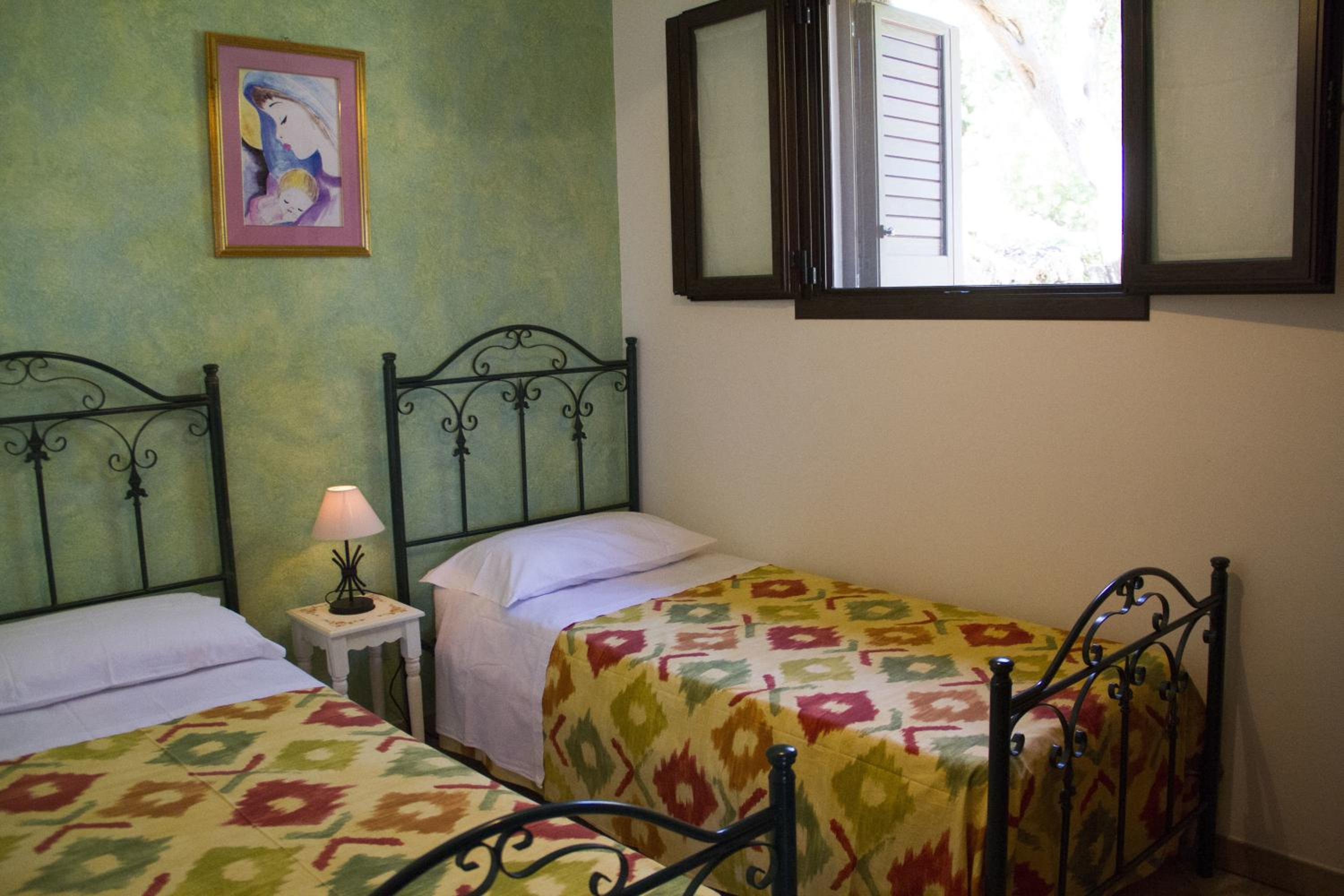 Two-Bedroom House (5 Adults) Mandorlo photo 1