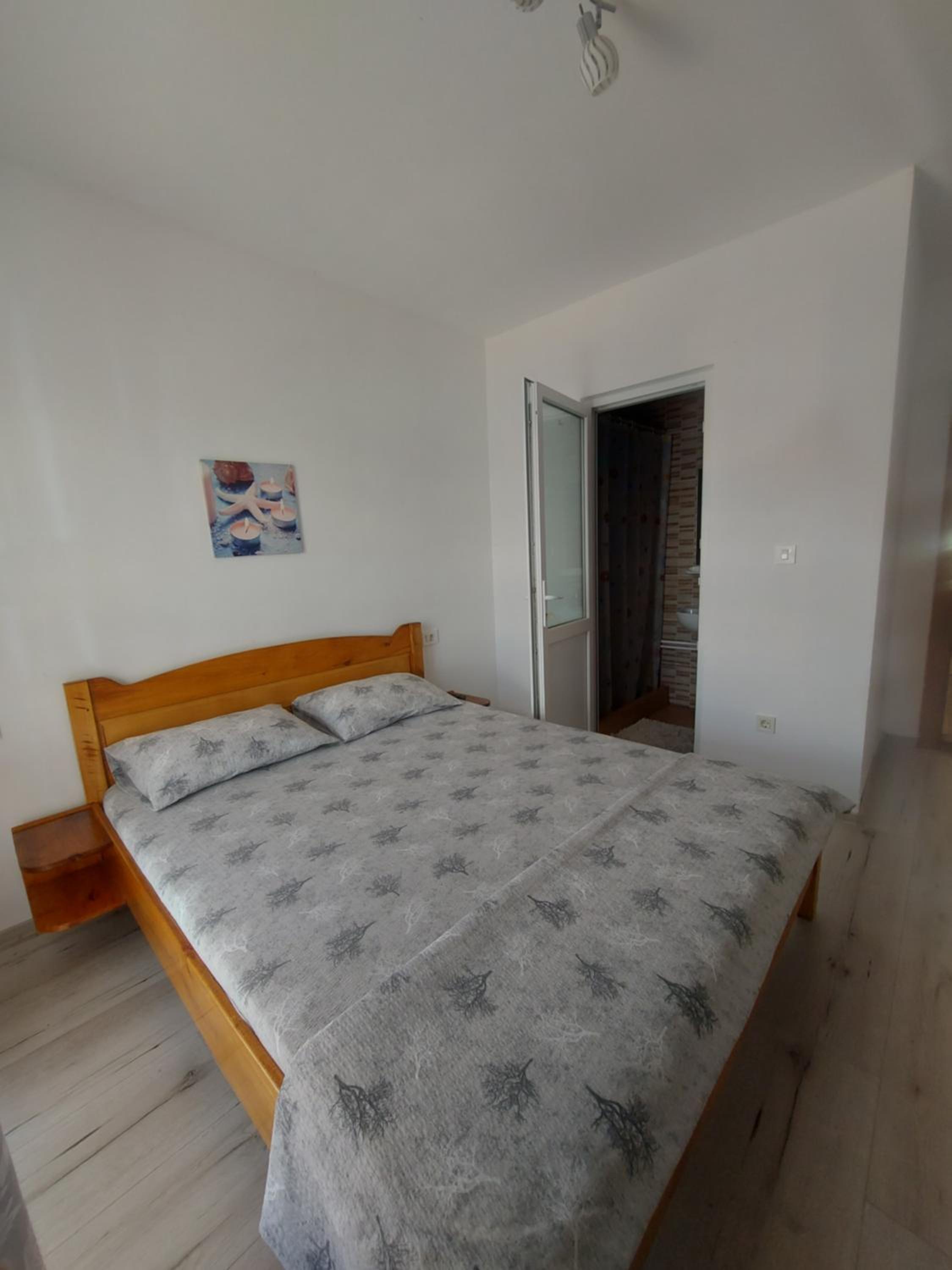 Double Room - Photo 9