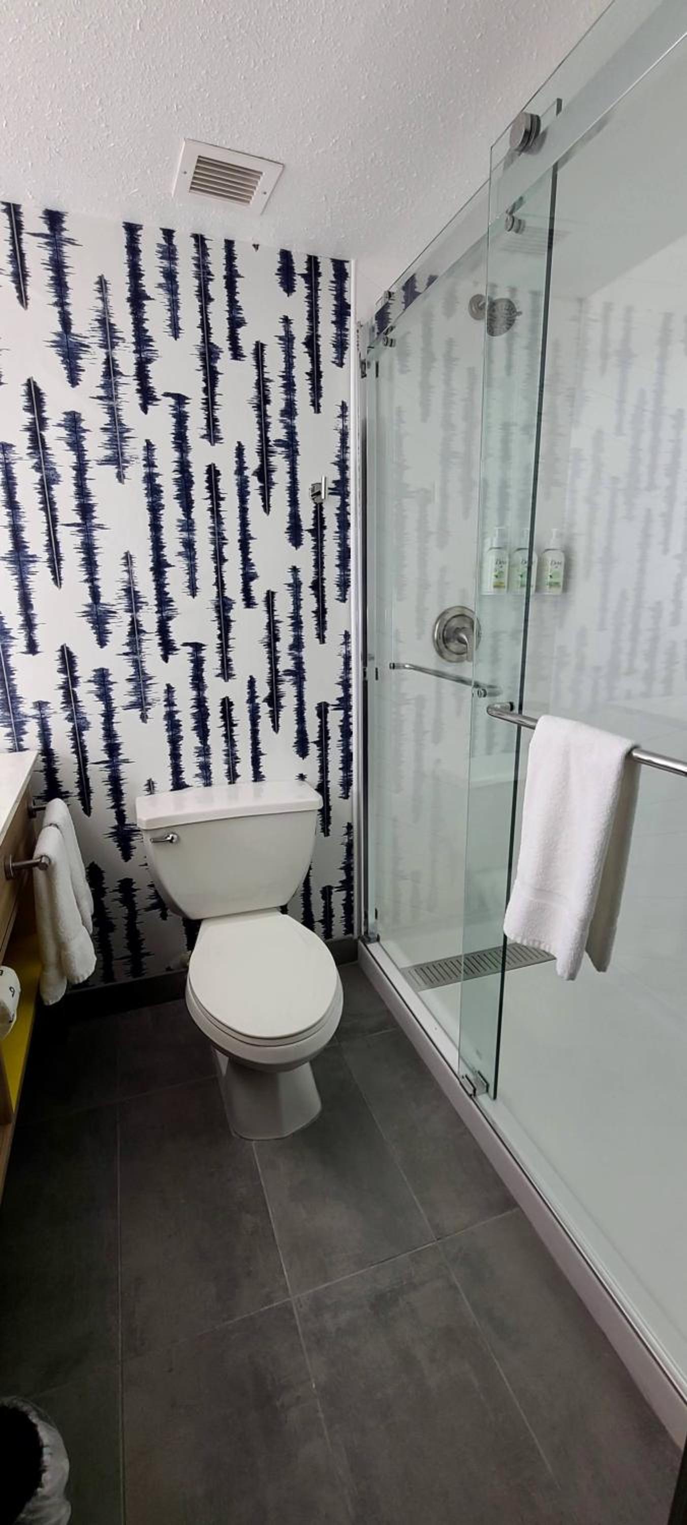 King Room - Non-Smoking - Photo 6