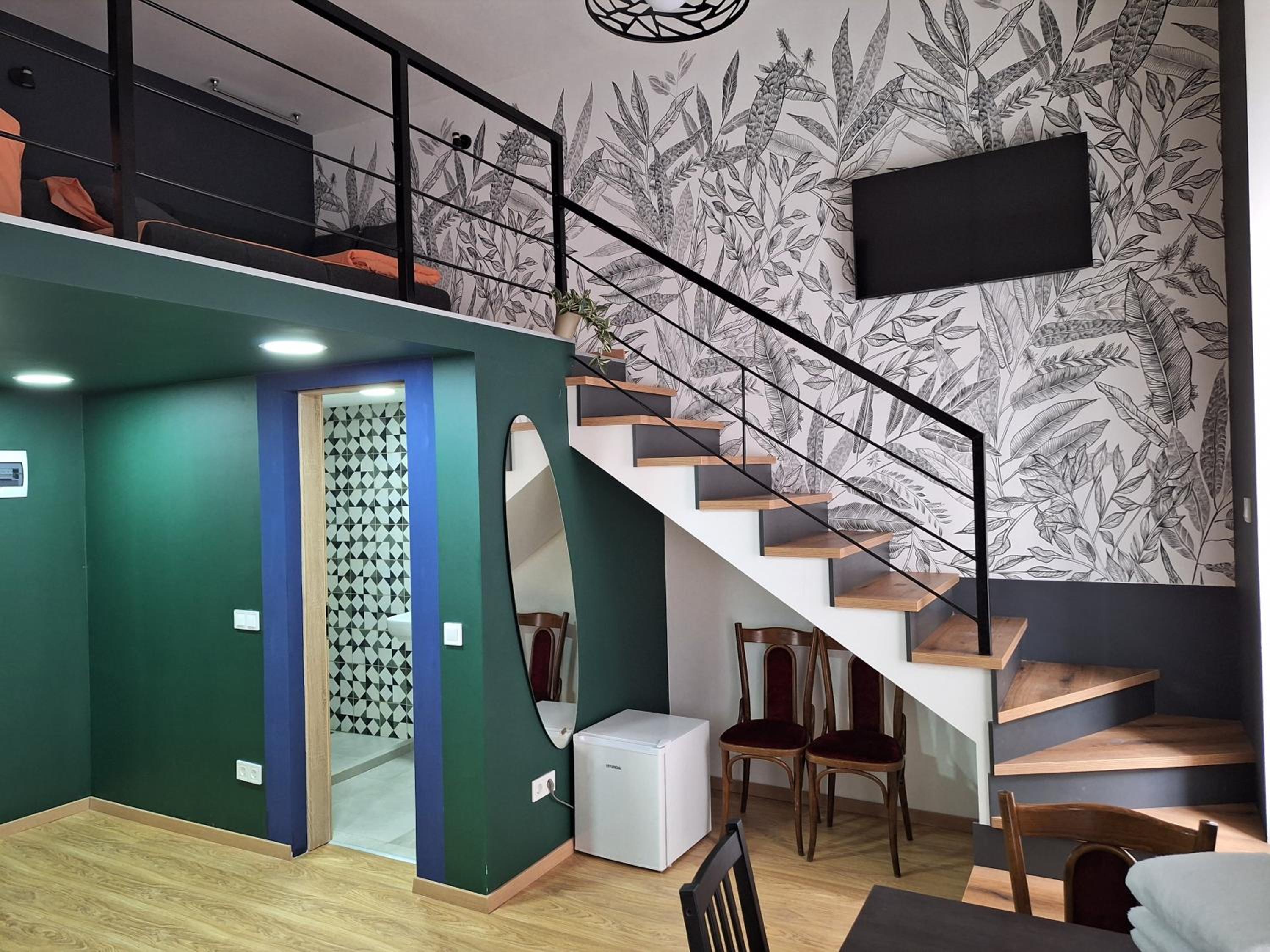 Studio Apartment - Photo 1