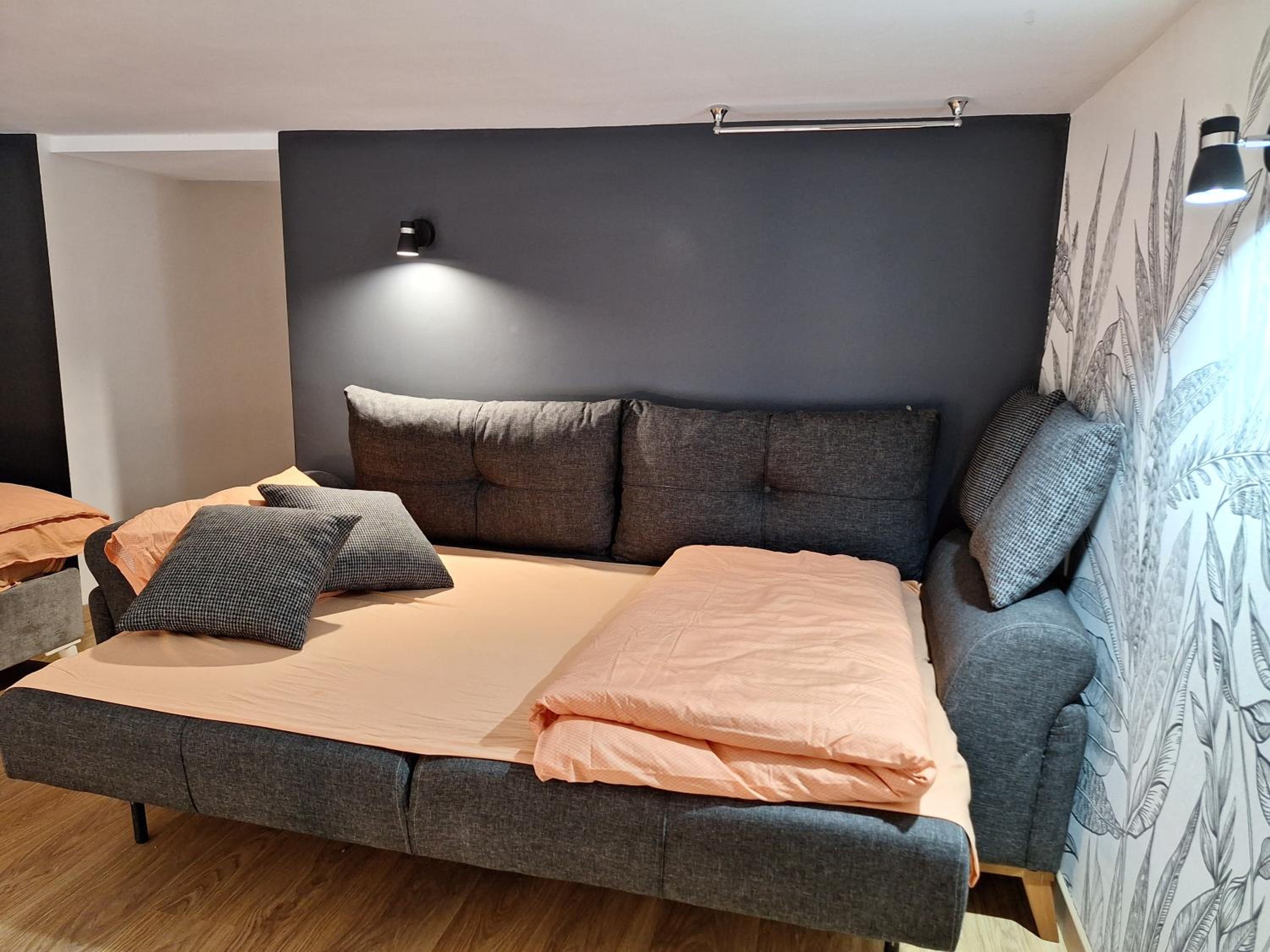 Studio Apartment - Photo 8