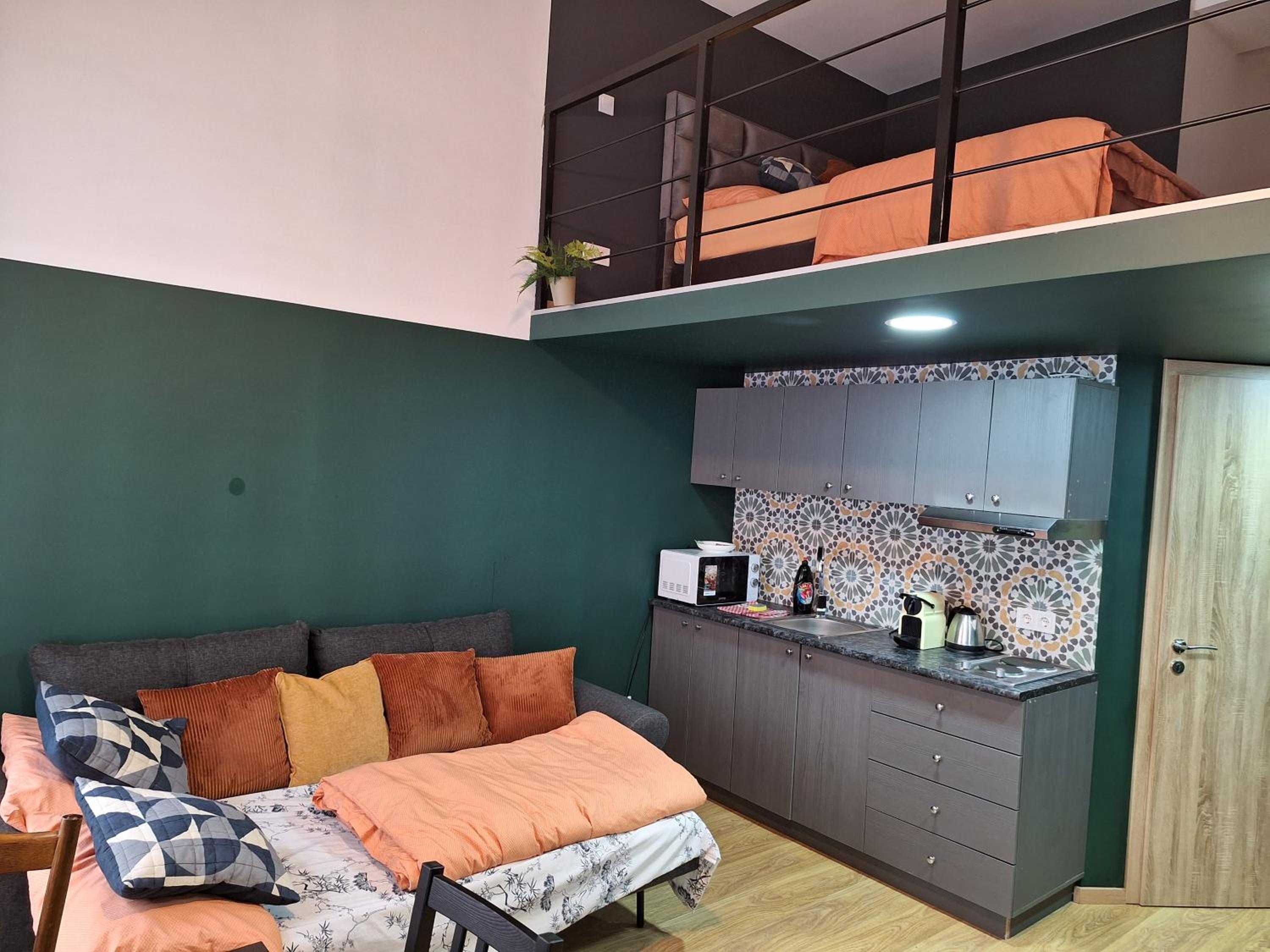 Studio Apartment - Photo 2