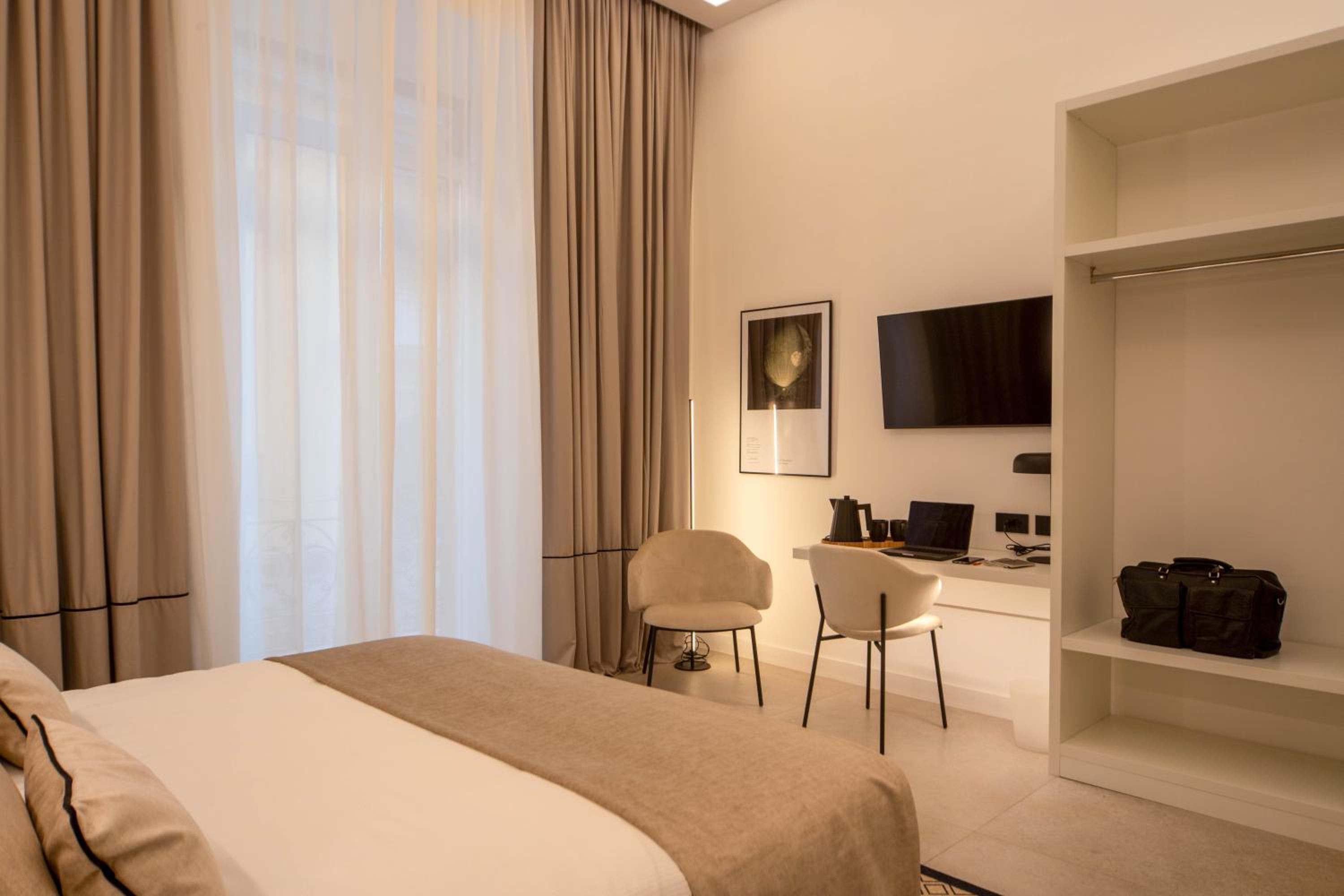 Queen Deluxe Double or Twin Room photo 1