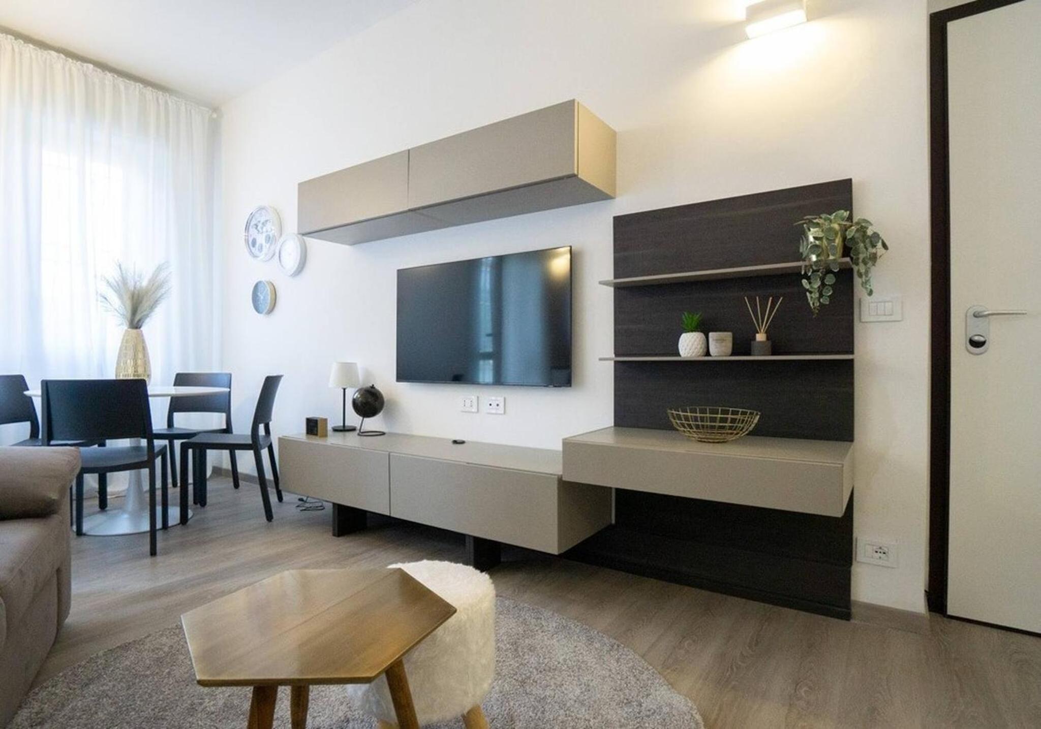 Apartment photo 2