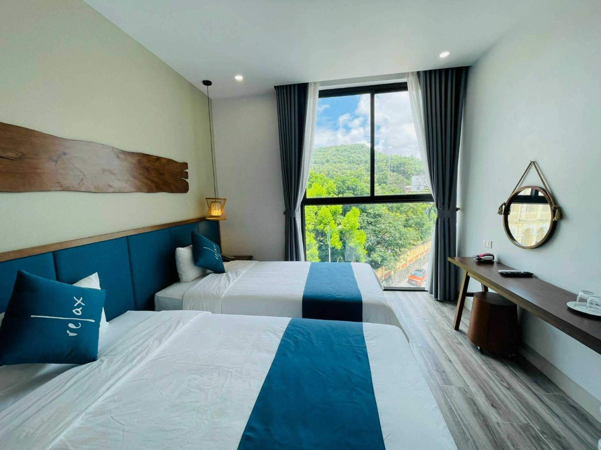 Superior Double or Twin Room with Mountain View