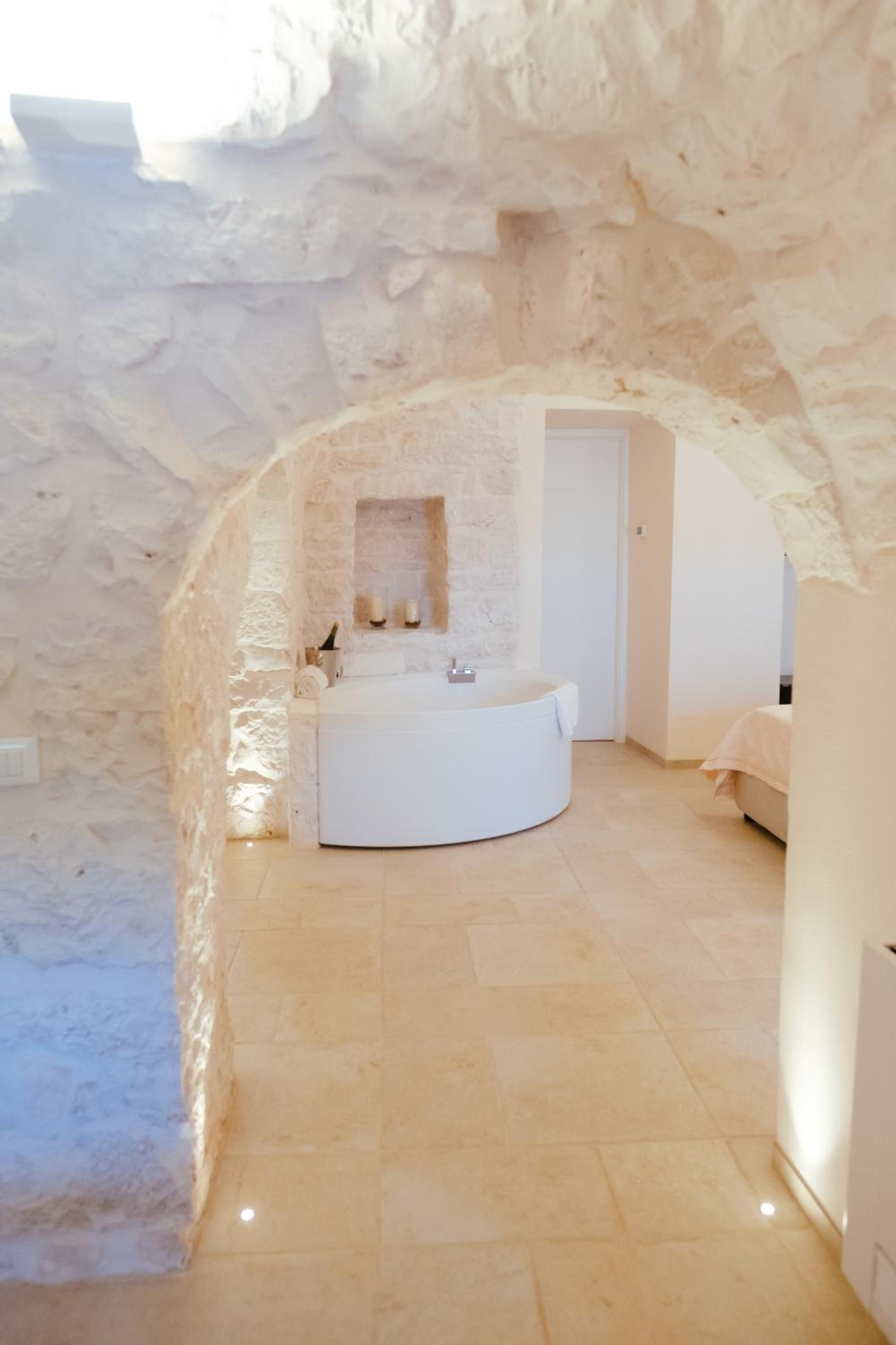 King Room with Spa Bath