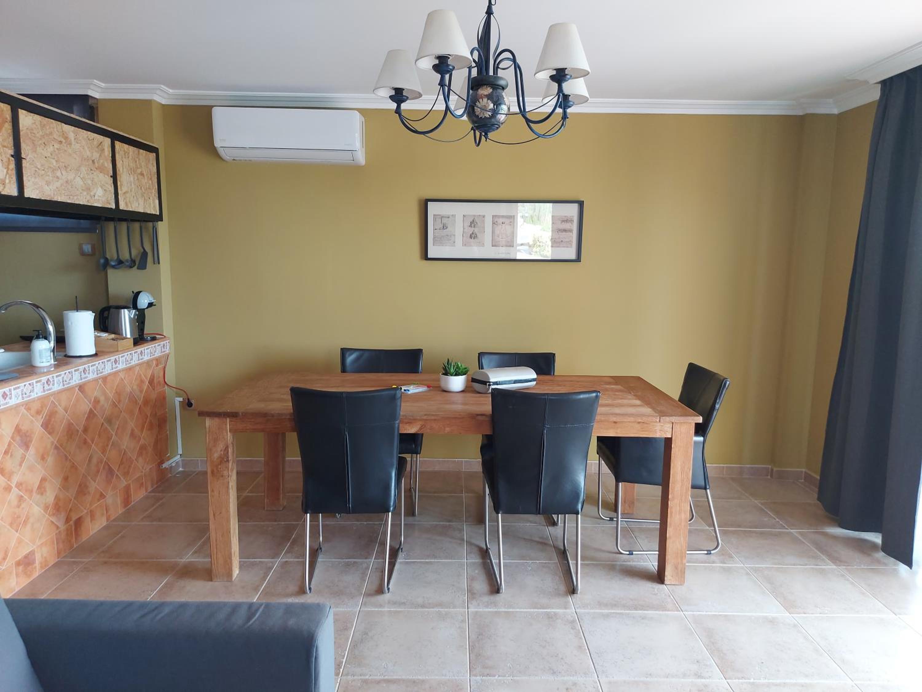 One-Bedroom Apartment photo 3