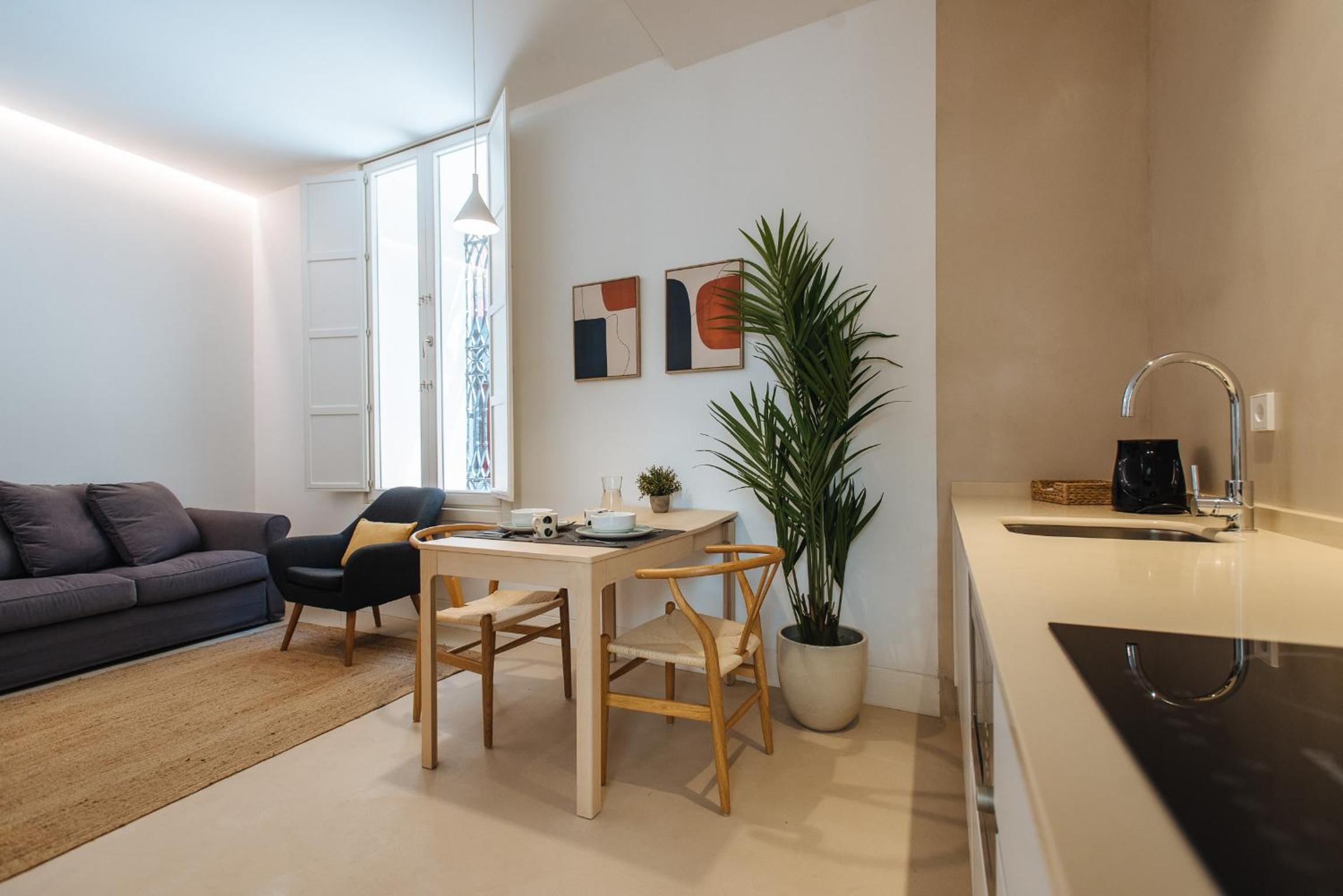 One-Bedroom Apartment - Photo 8